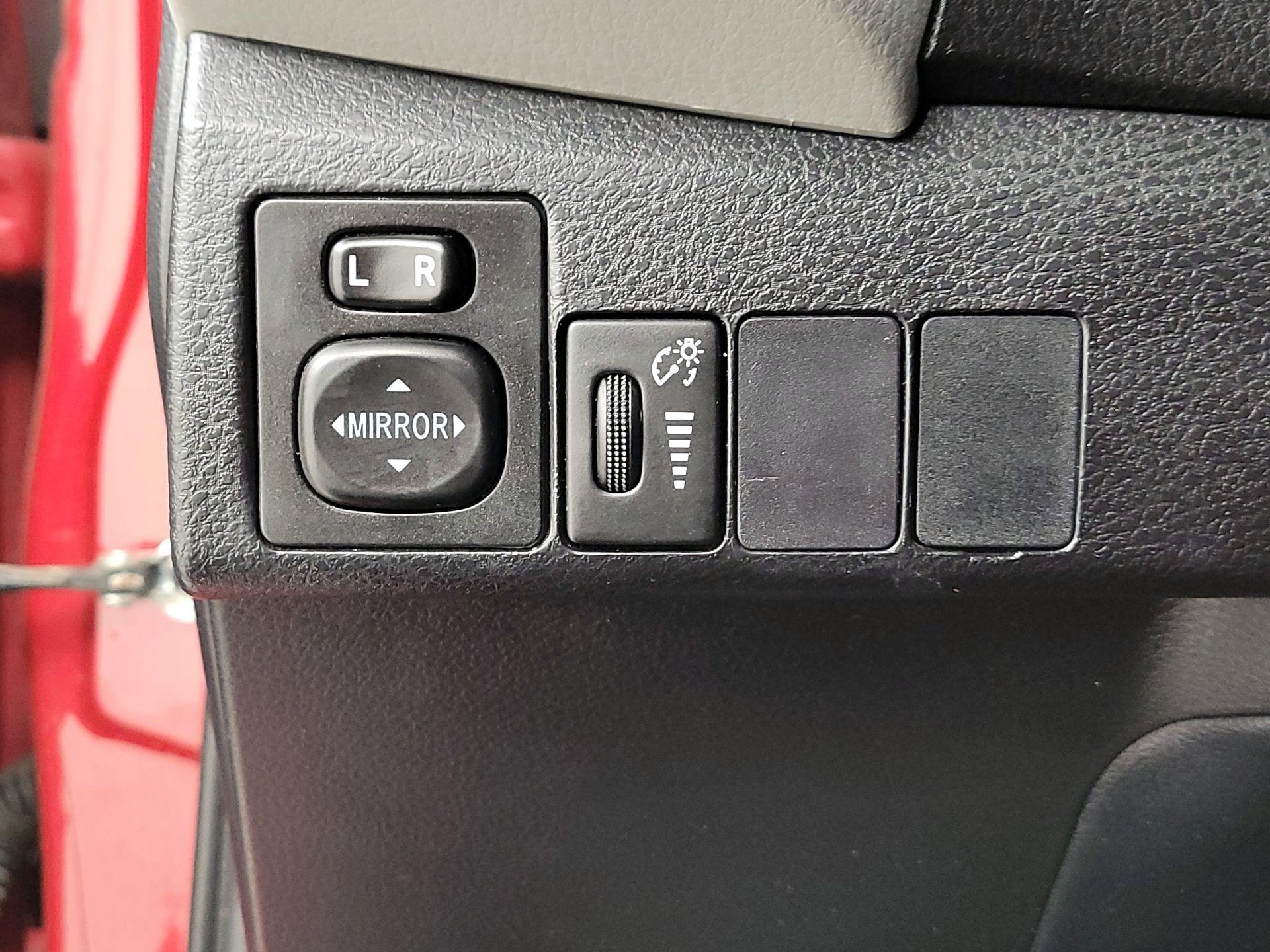 Thumbnail: 2016 Toyota Corolla - 13