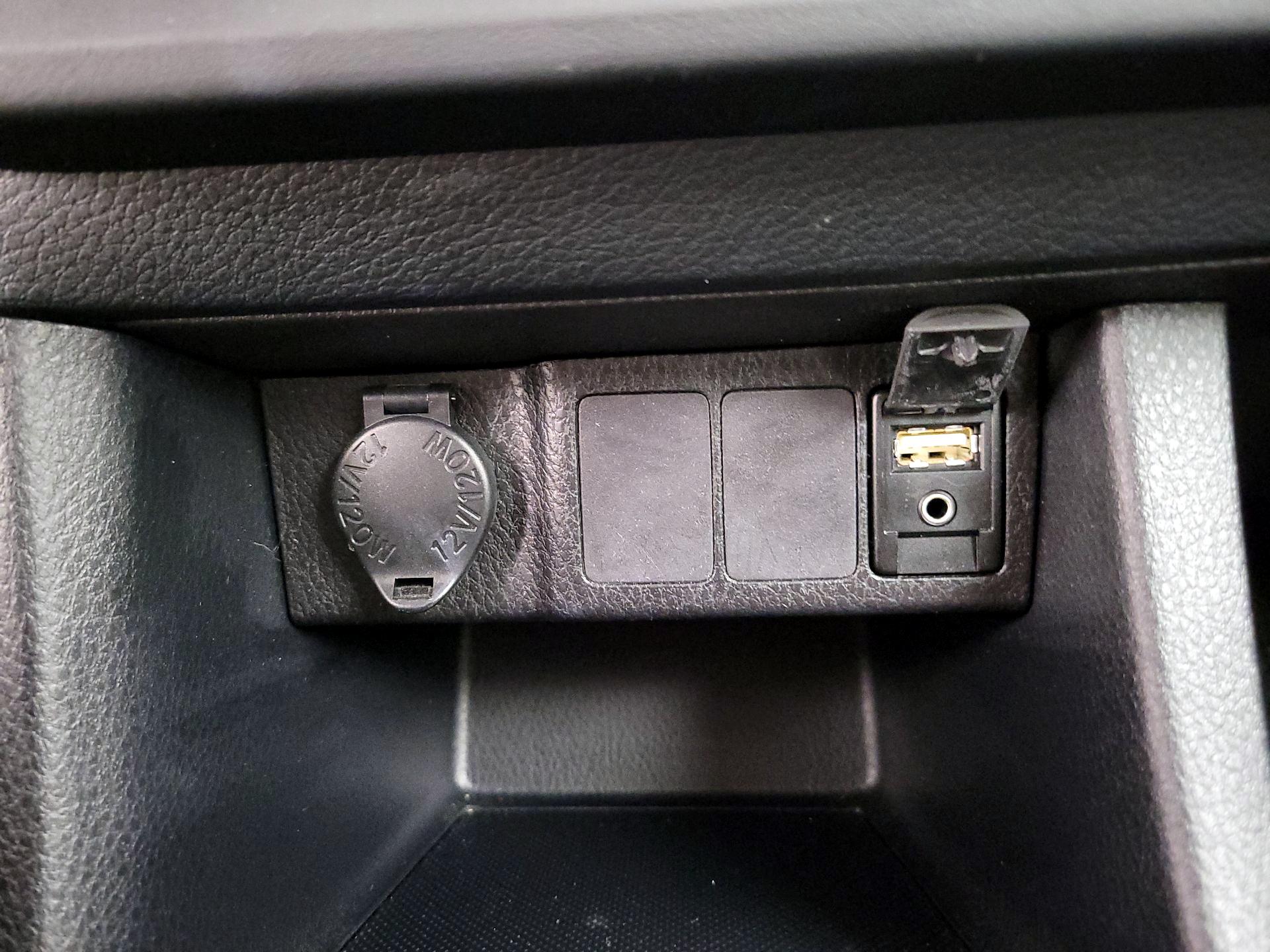 Thumbnail: 2016 Toyota Corolla - 18