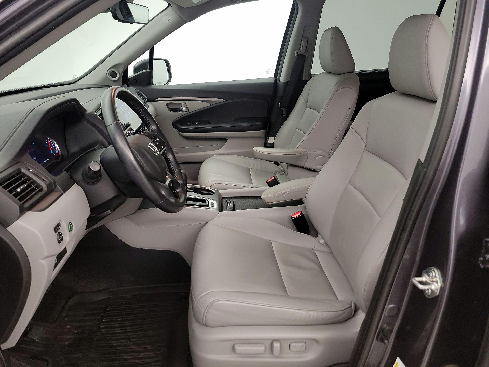 Thumbnail: 2019 Honda Pilot - 11