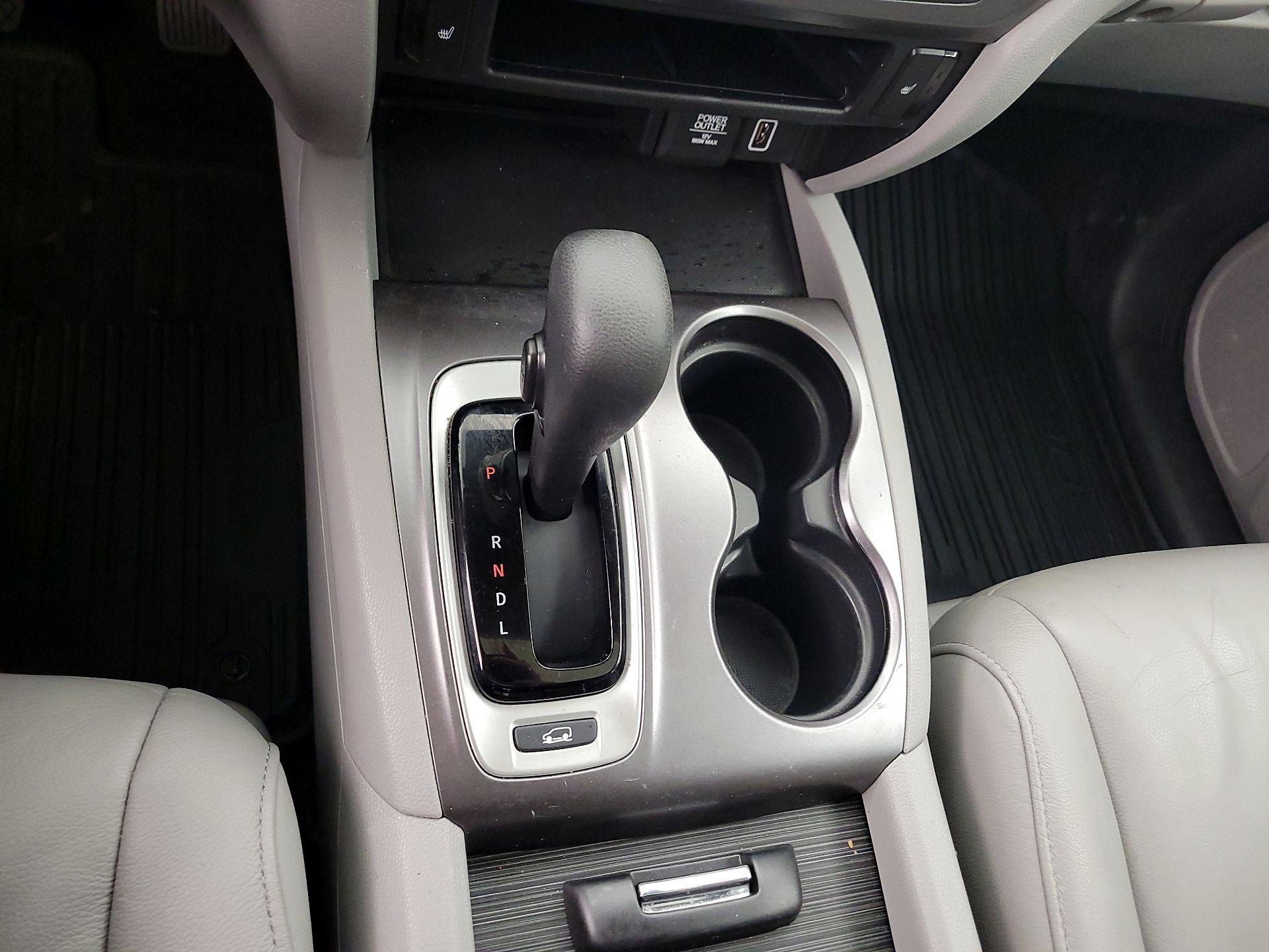 Thumbnail: 2019 Honda Pilot - 17