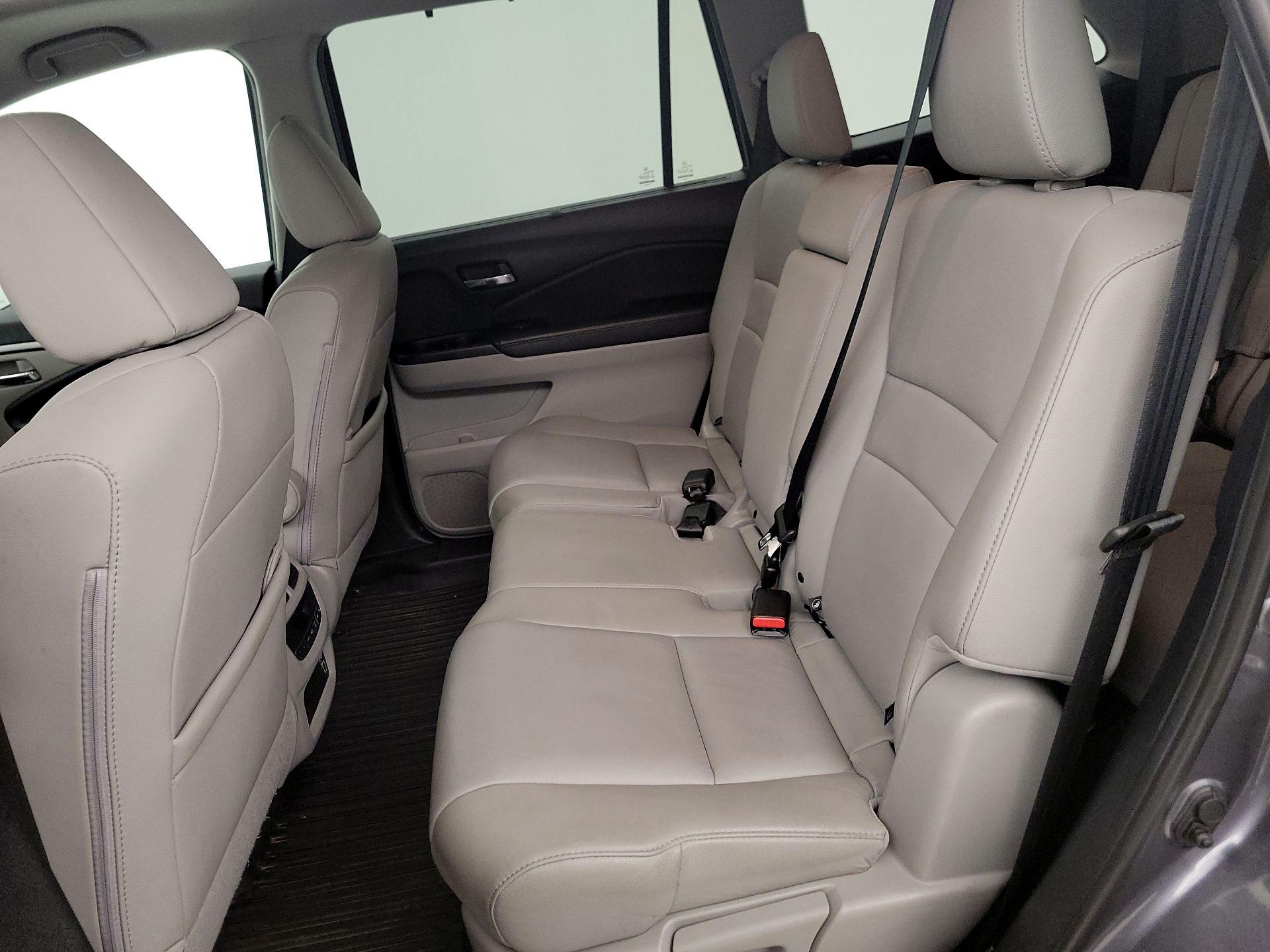 Thumbnail: 2019 Honda Pilot - 20