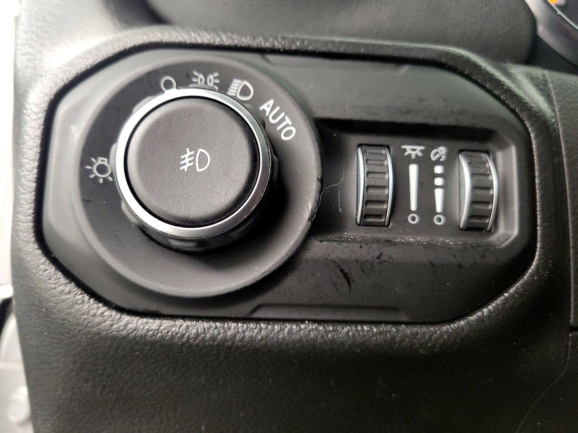 Thumbnail: 2022 Jeep Wrangler - 13