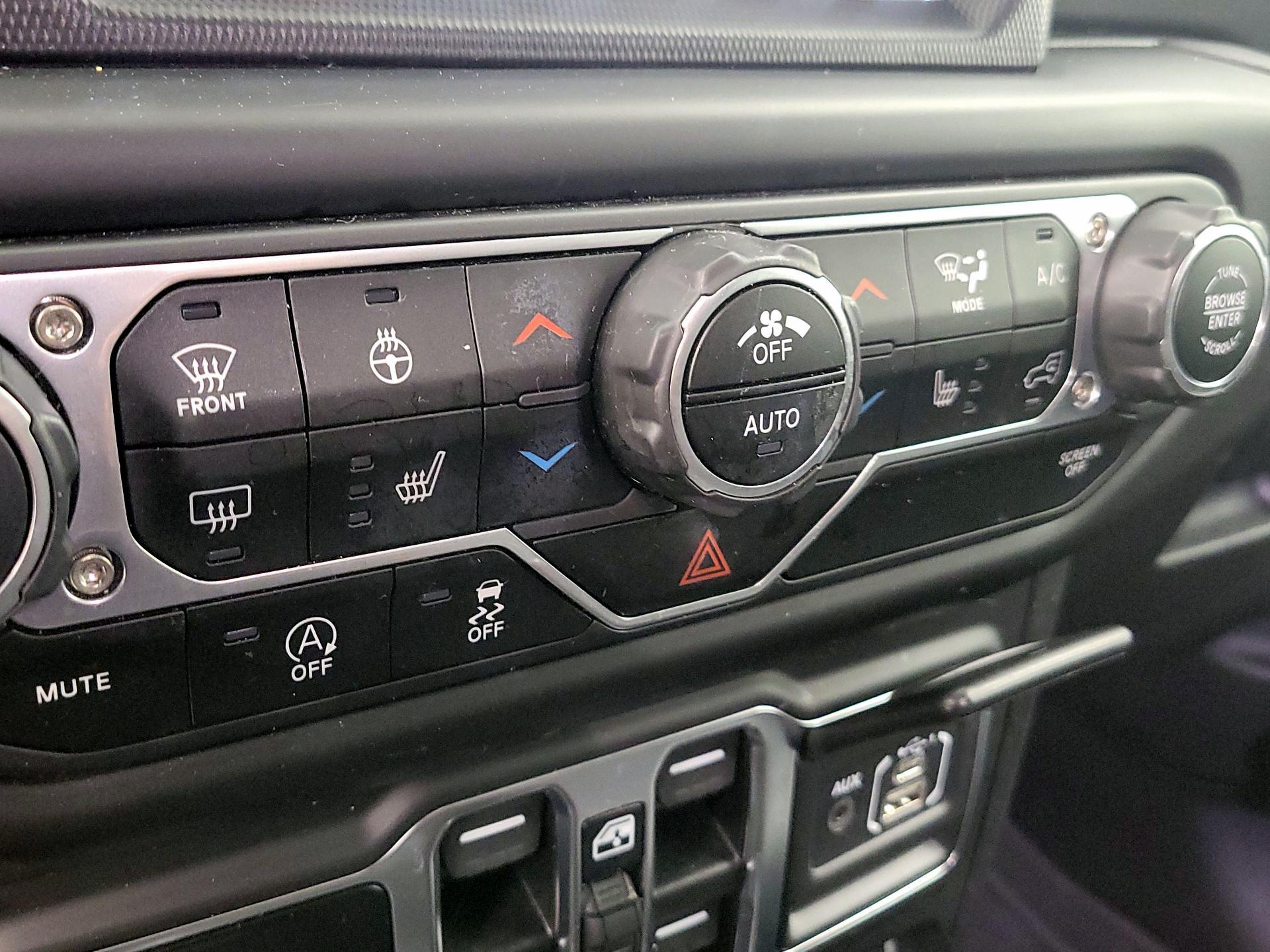 Thumbnail: 2022 Jeep Wrangler - 17