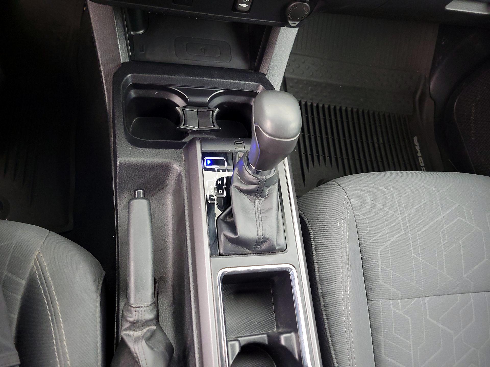 Thumbnail: 2019 Toyota Tacoma - 18