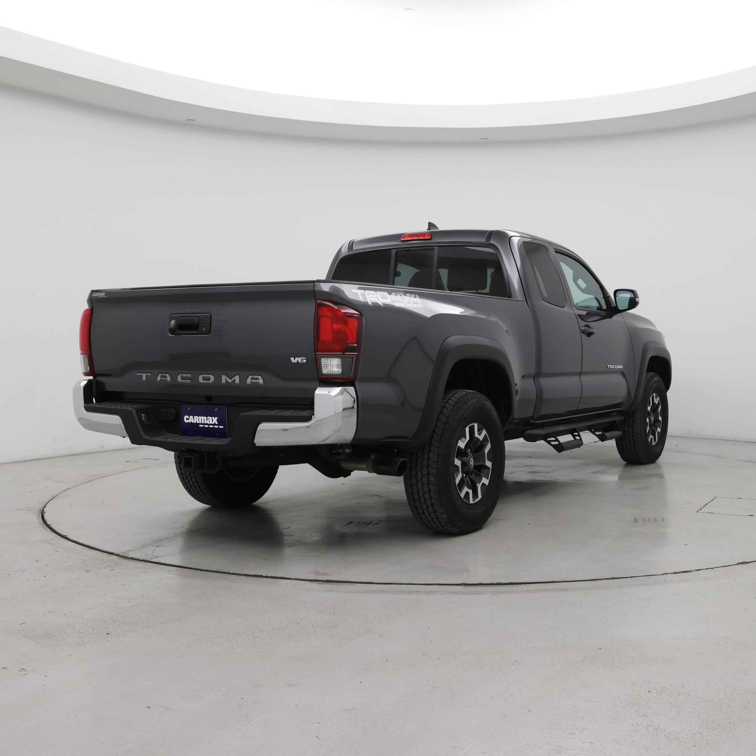 Thumbnail: 2019 Toyota Tacoma - 8