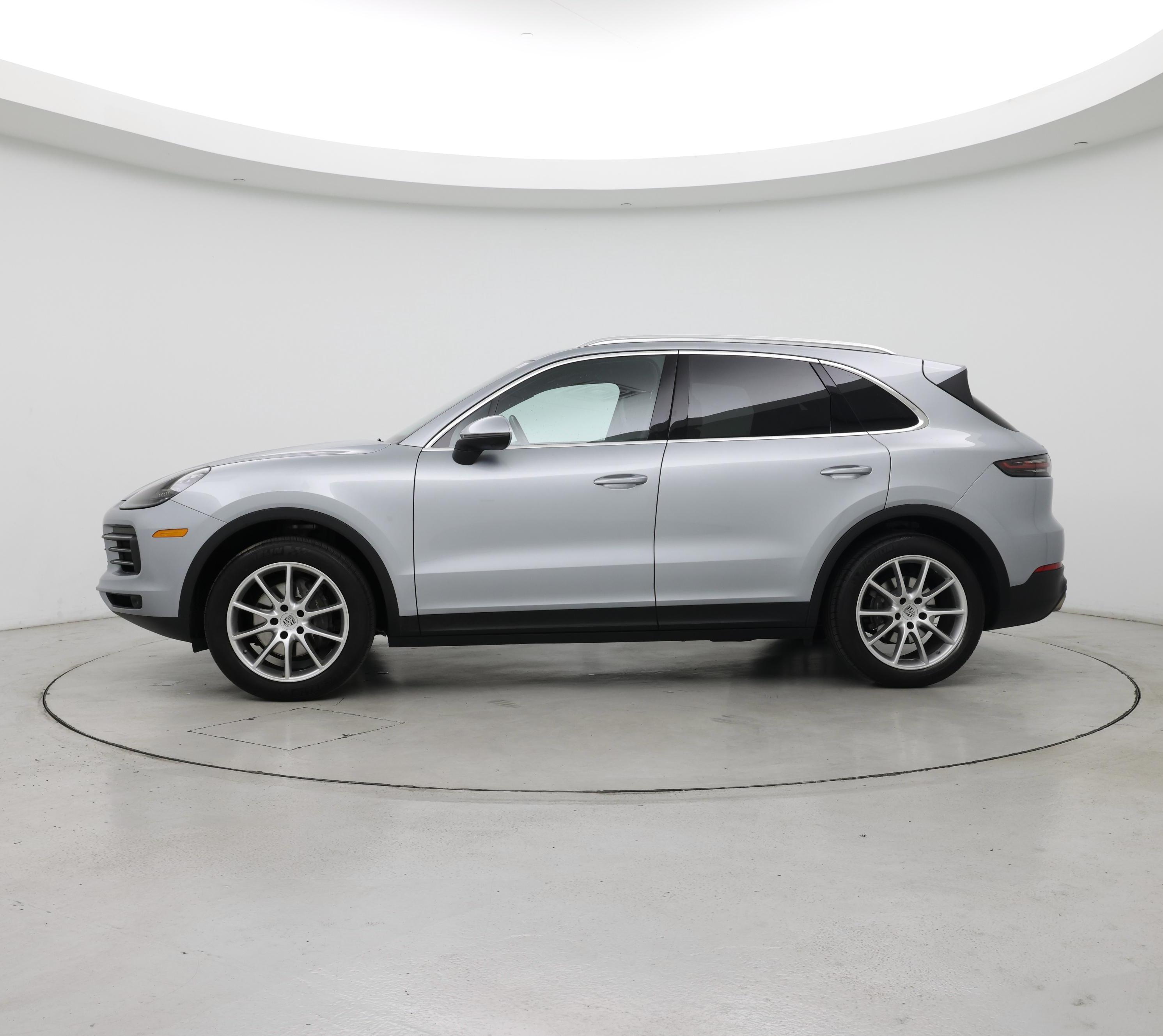 Thumbnail: 2020 Porsche Cayenne - 3