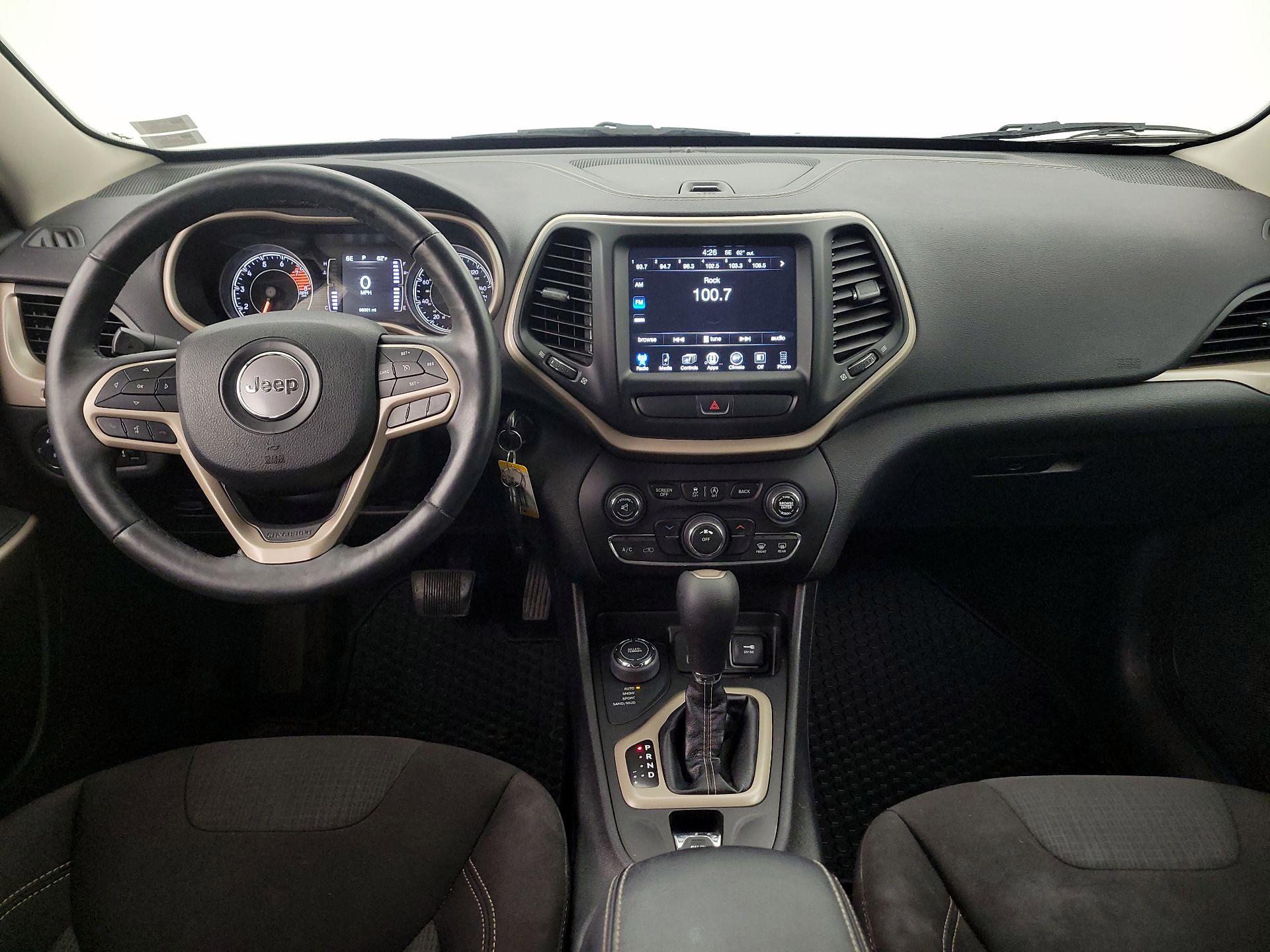 Thumbnail: 2017 Jeep Cherokee - 9