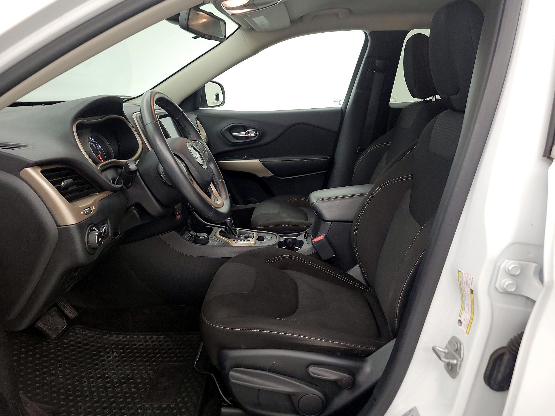 Thumbnail: 2017 Jeep Cherokee - 11