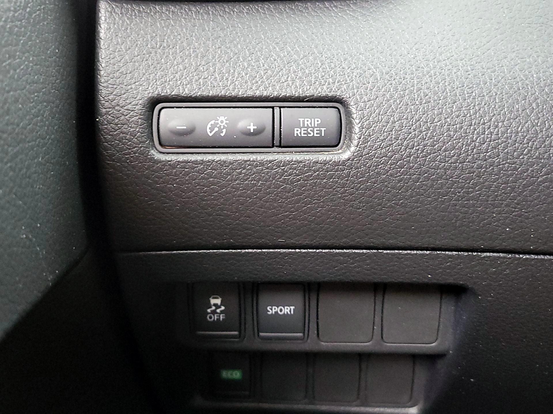 Thumbnail: 2015 Nissan Rogue - 13