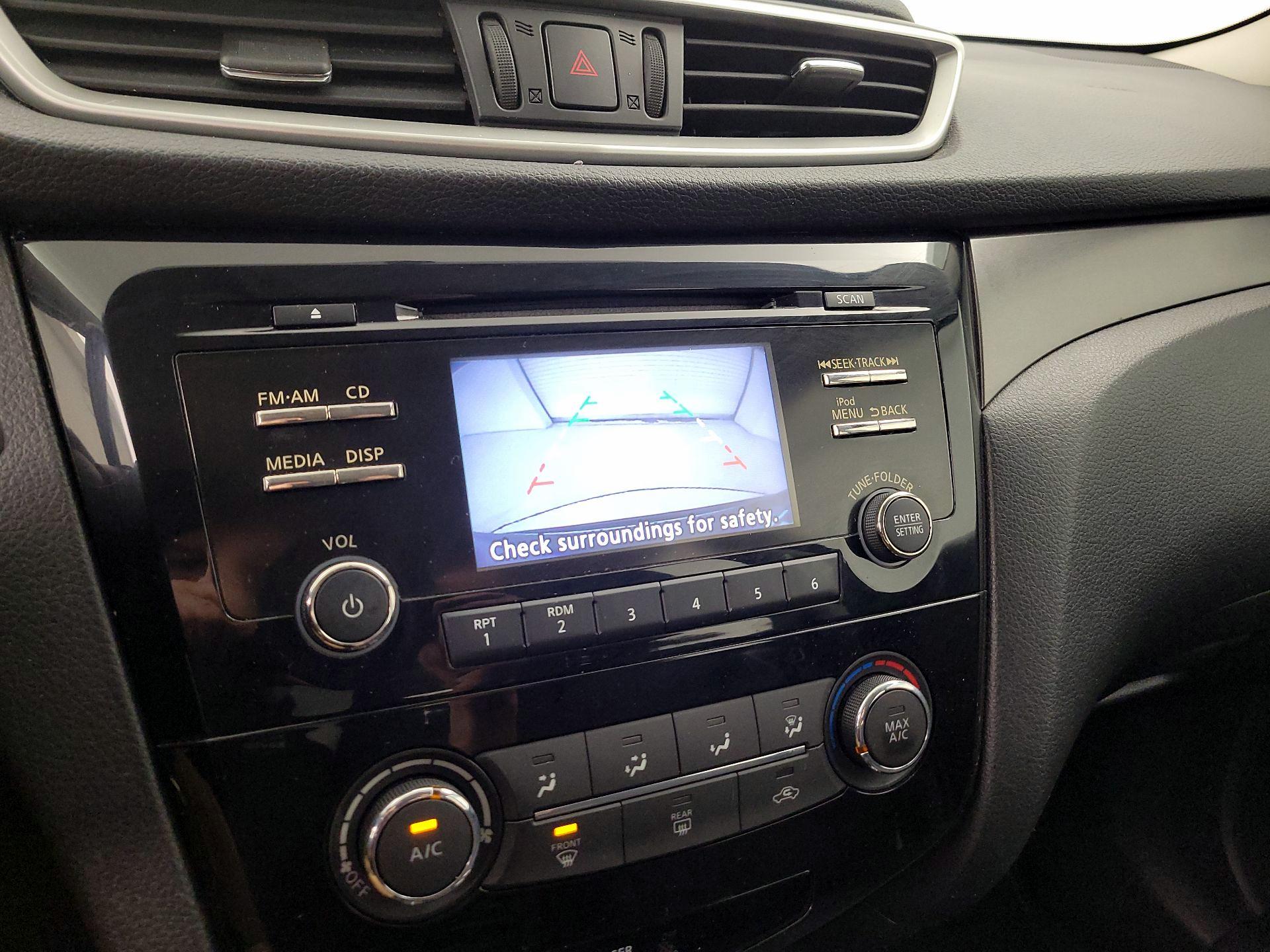 Thumbnail: 2015 Nissan Rogue - 14