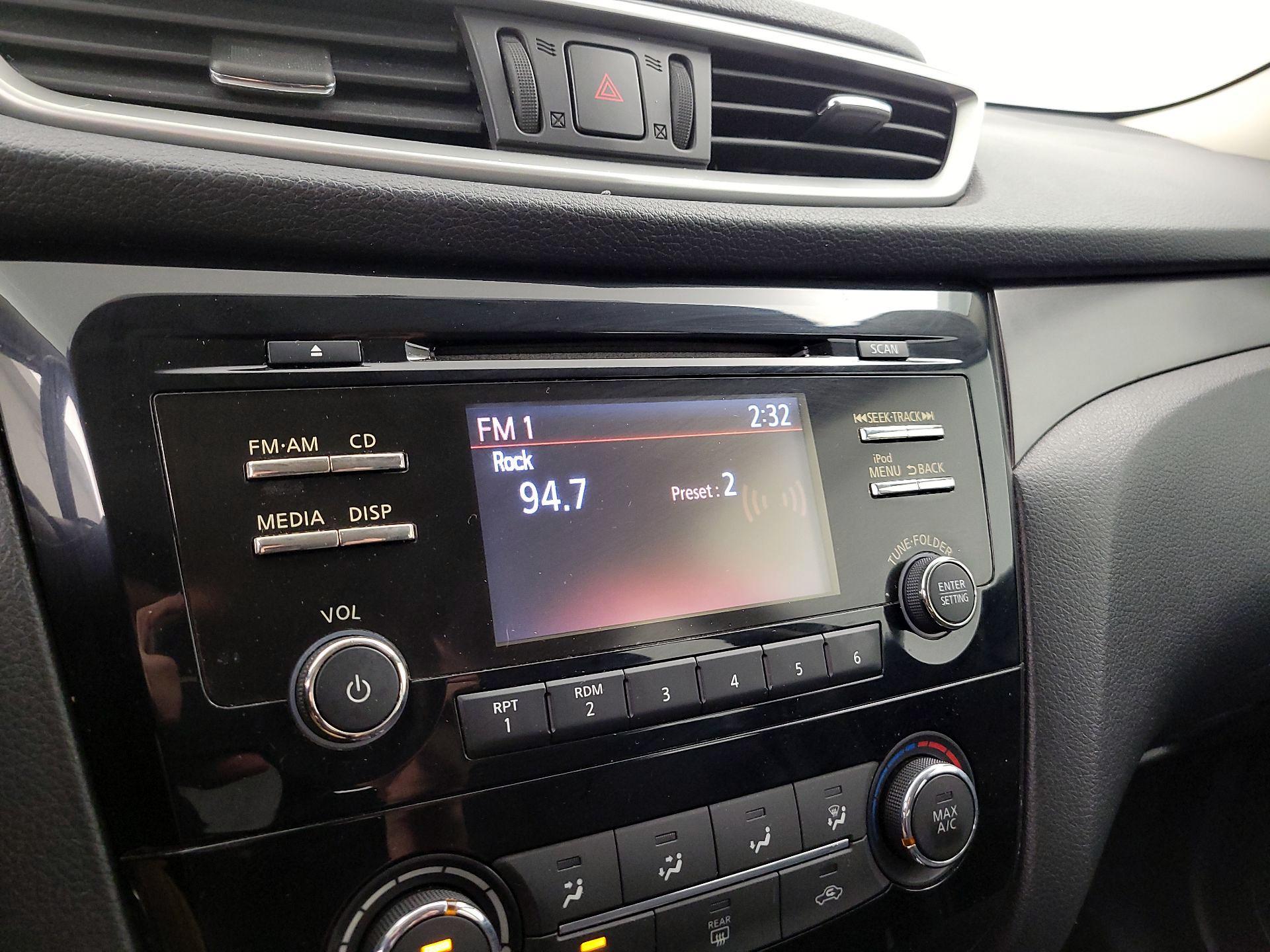 Thumbnail: 2015 Nissan Rogue - 15