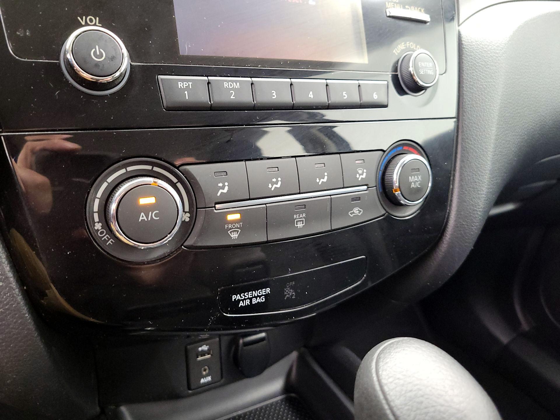 Thumbnail: 2015 Nissan Rogue - 16