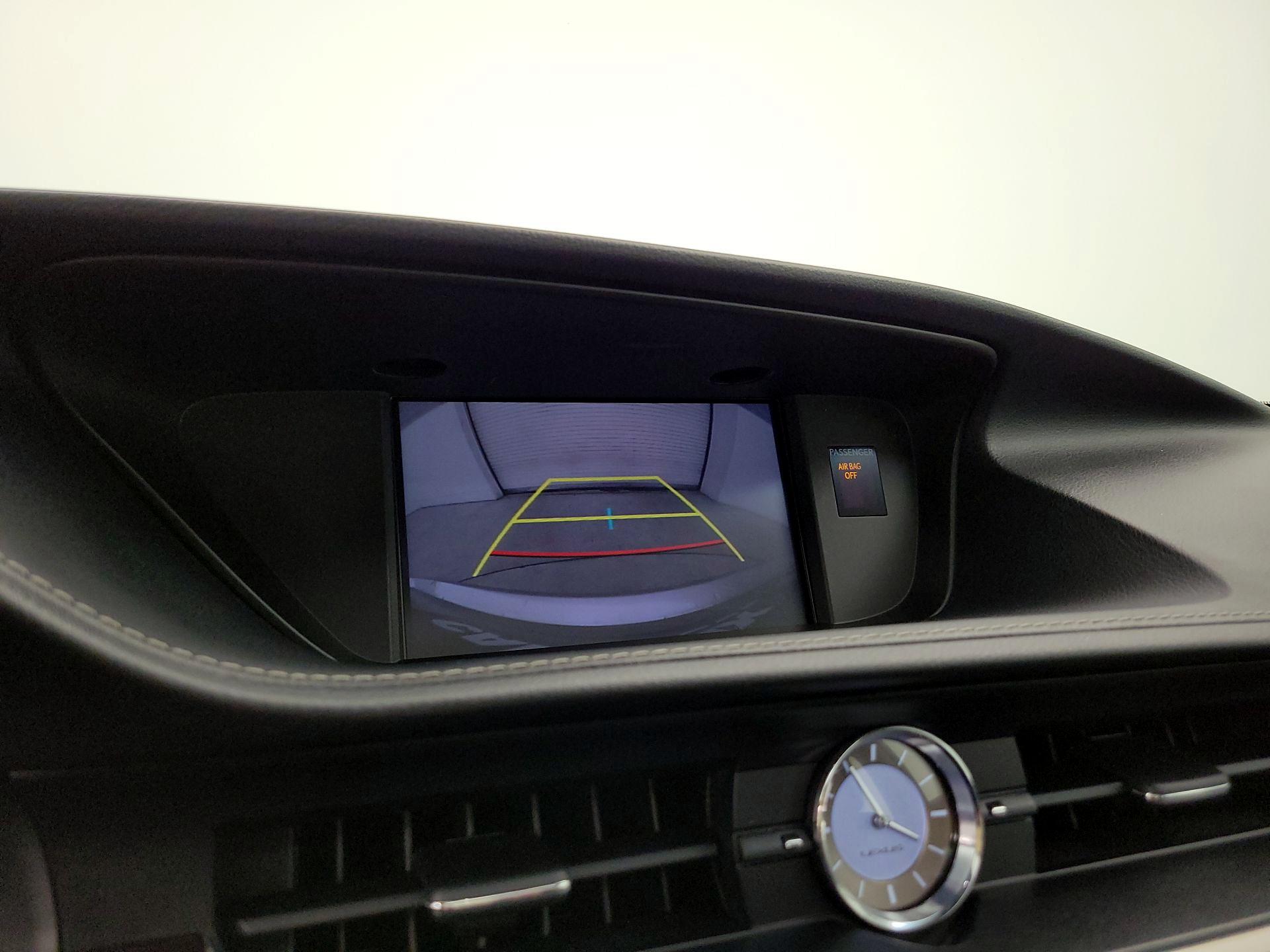 Thumbnail: 2018 Lexus ES - 15