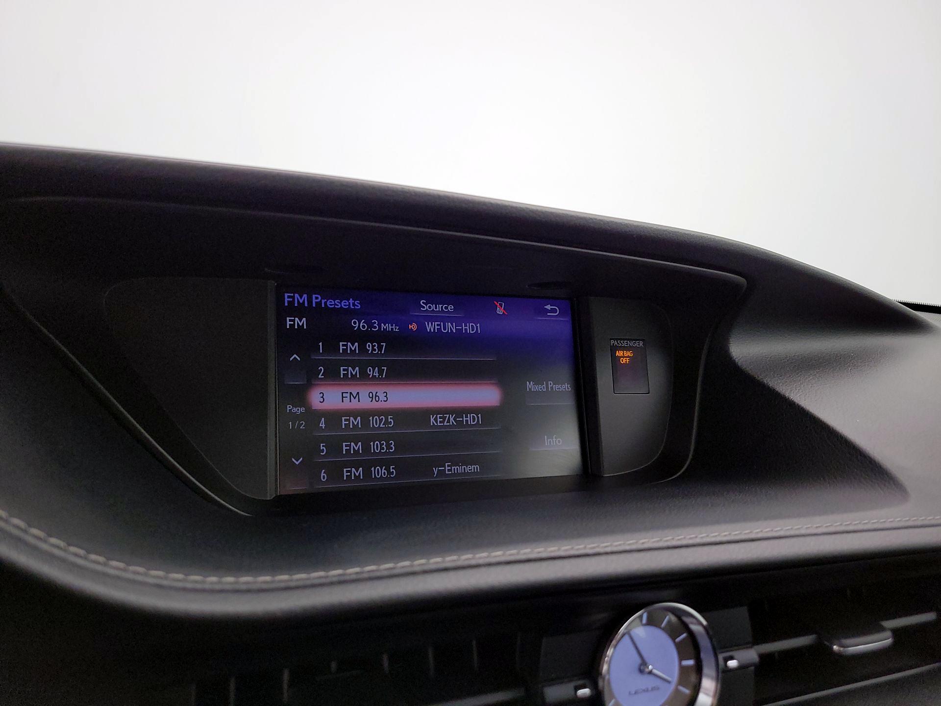 Thumbnail: 2018 Lexus ES - 16