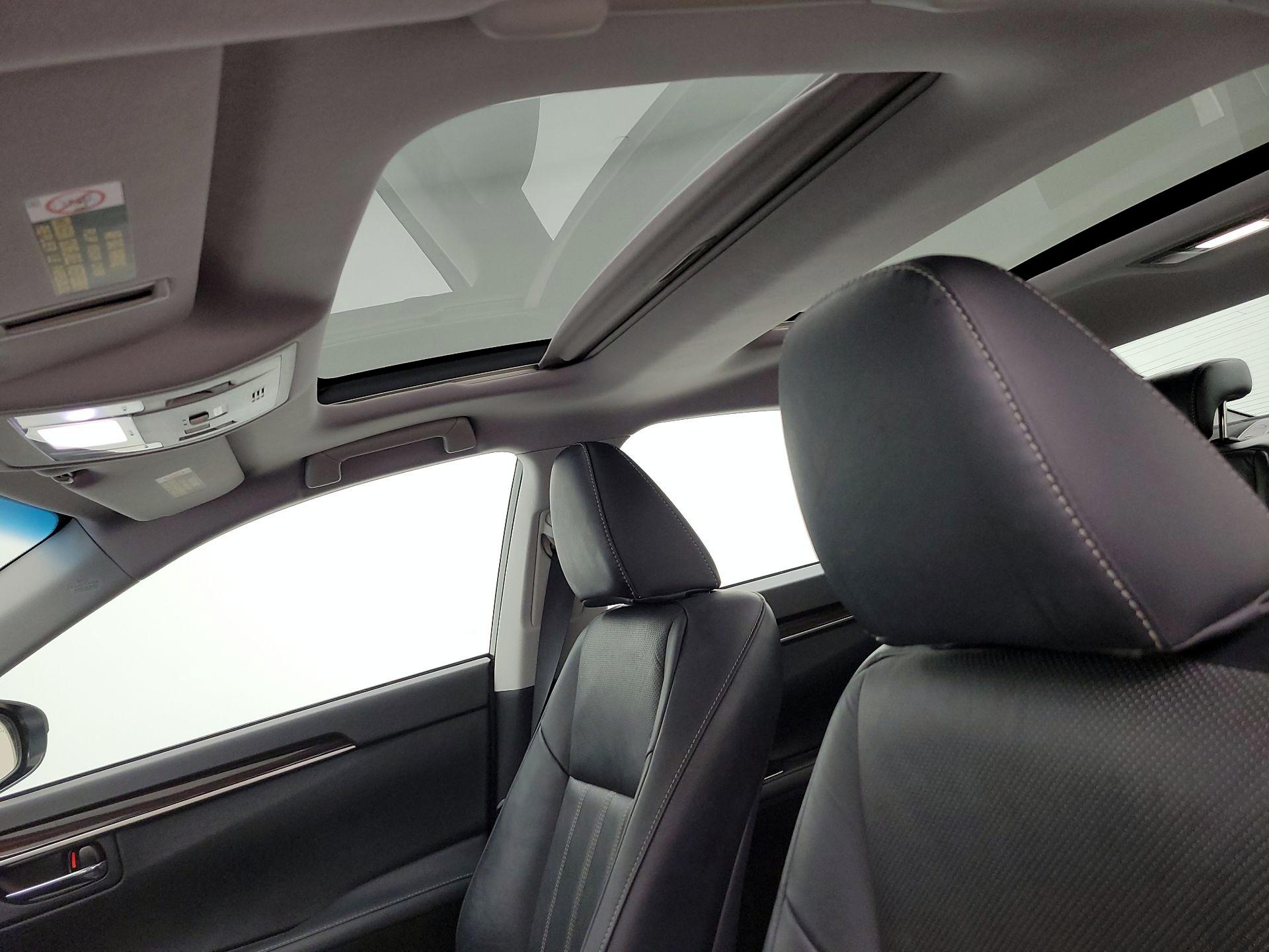 Thumbnail: 2018 Lexus ES - 20