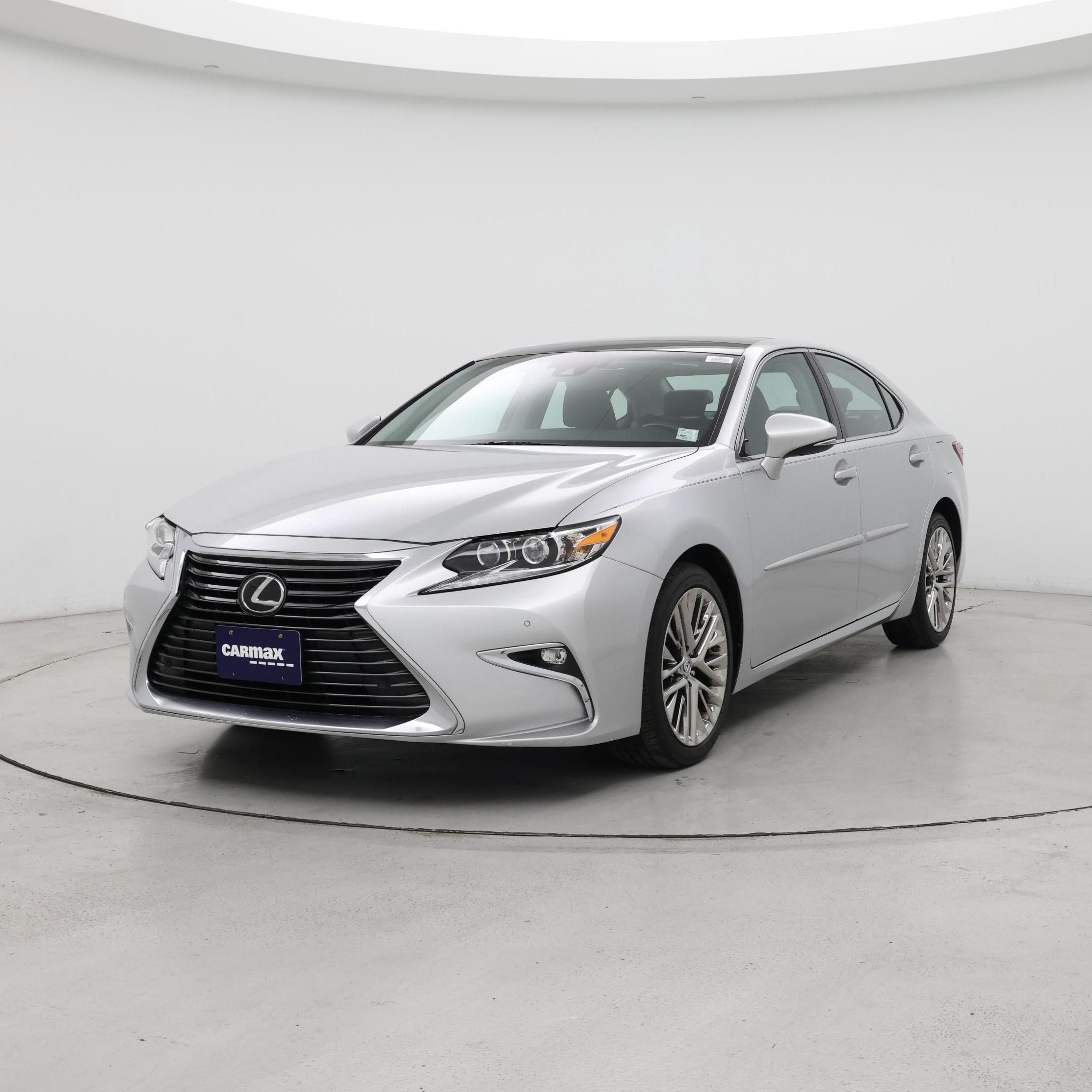 Thumbnail: 2018 Lexus ES - 4