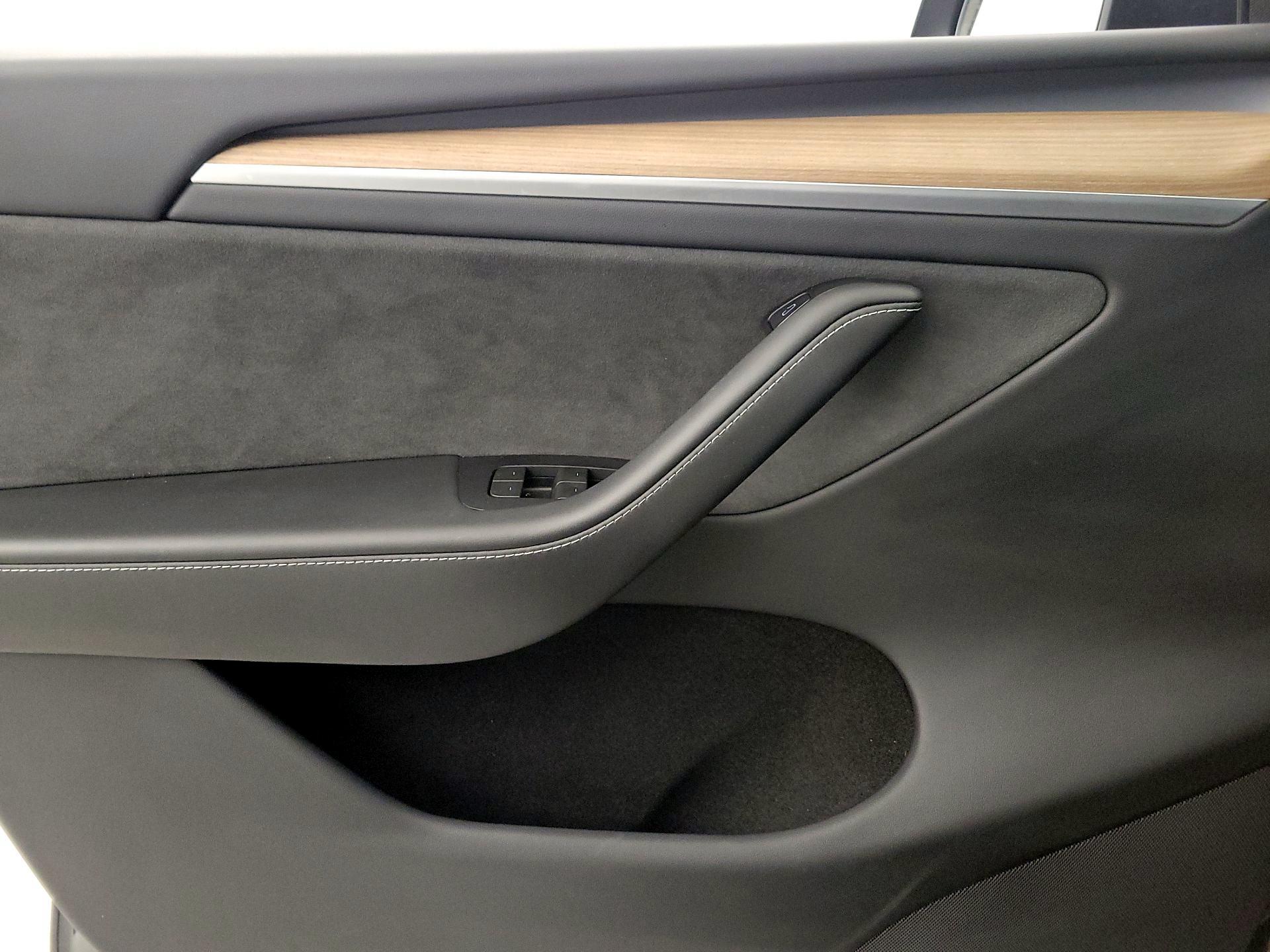 Thumbnail: 2024 Tesla Model Y - 12