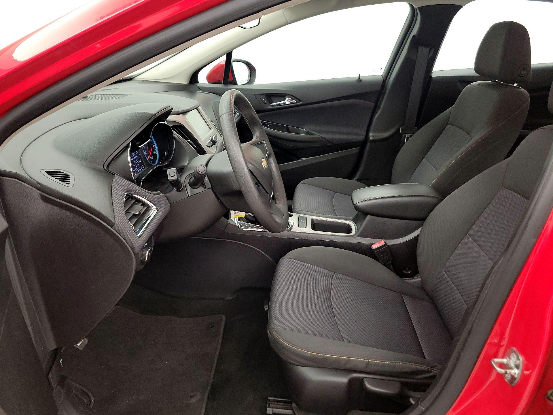 Thumbnail: 2018 Chevrolet Cruze - 11