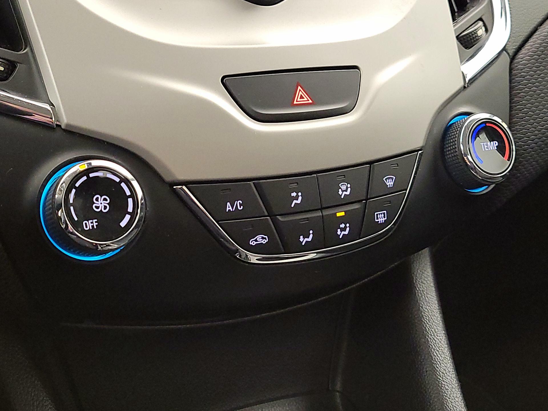 Thumbnail: 2018 Chevrolet Cruze - 16