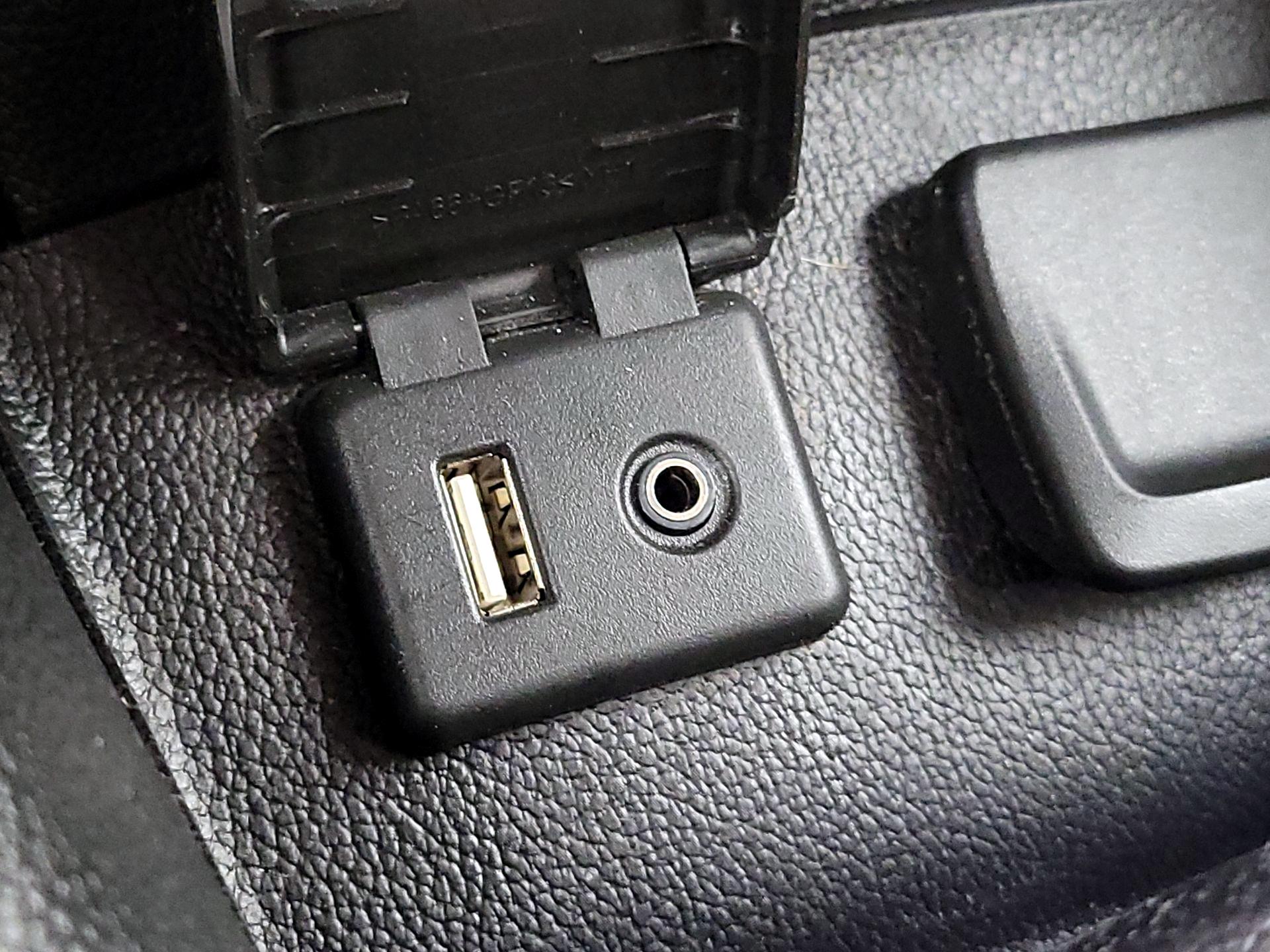 Thumbnail: 2018 Chevrolet Cruze - 18