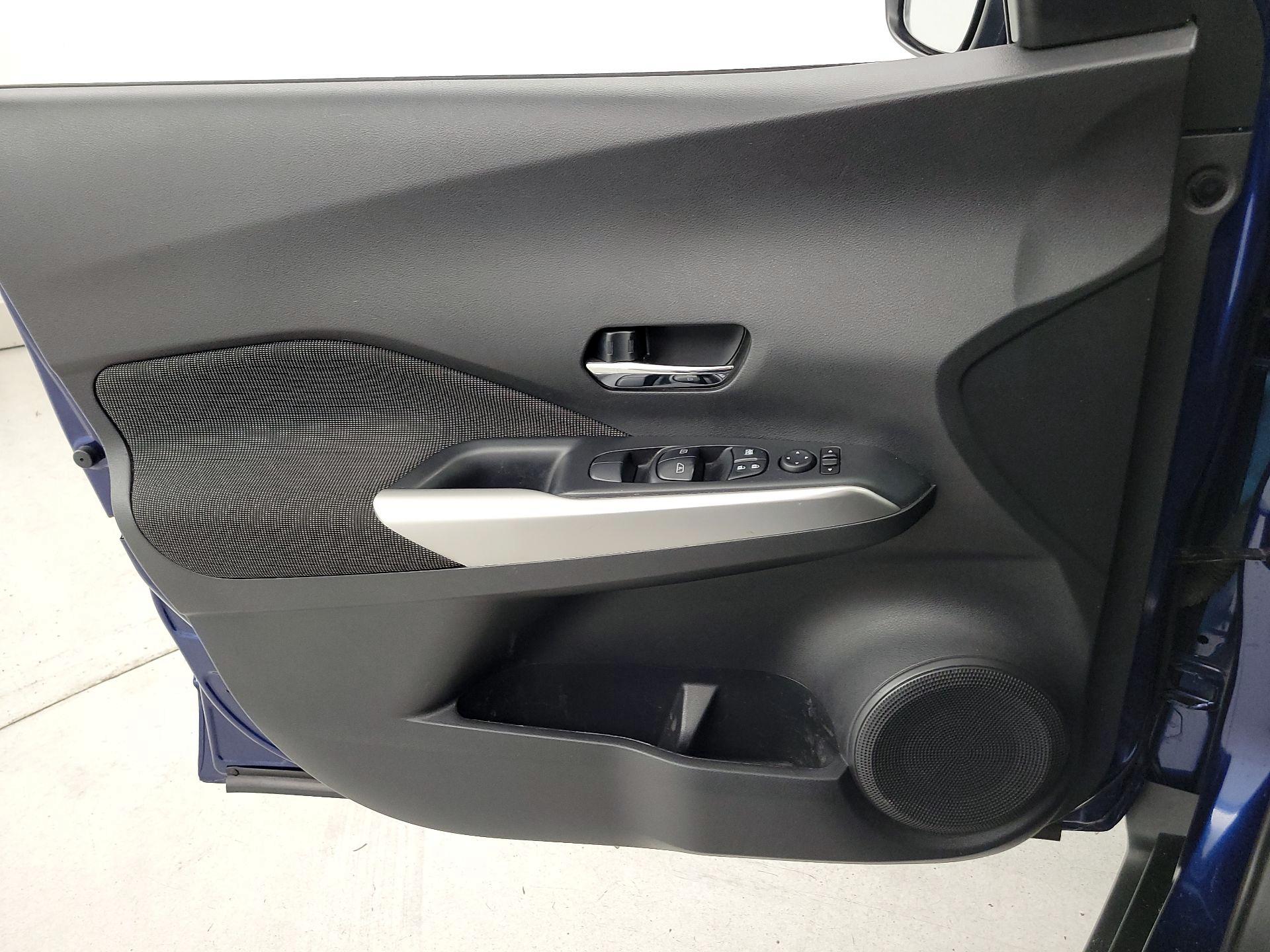 Thumbnail: 2018 Nissan Kicks - 12