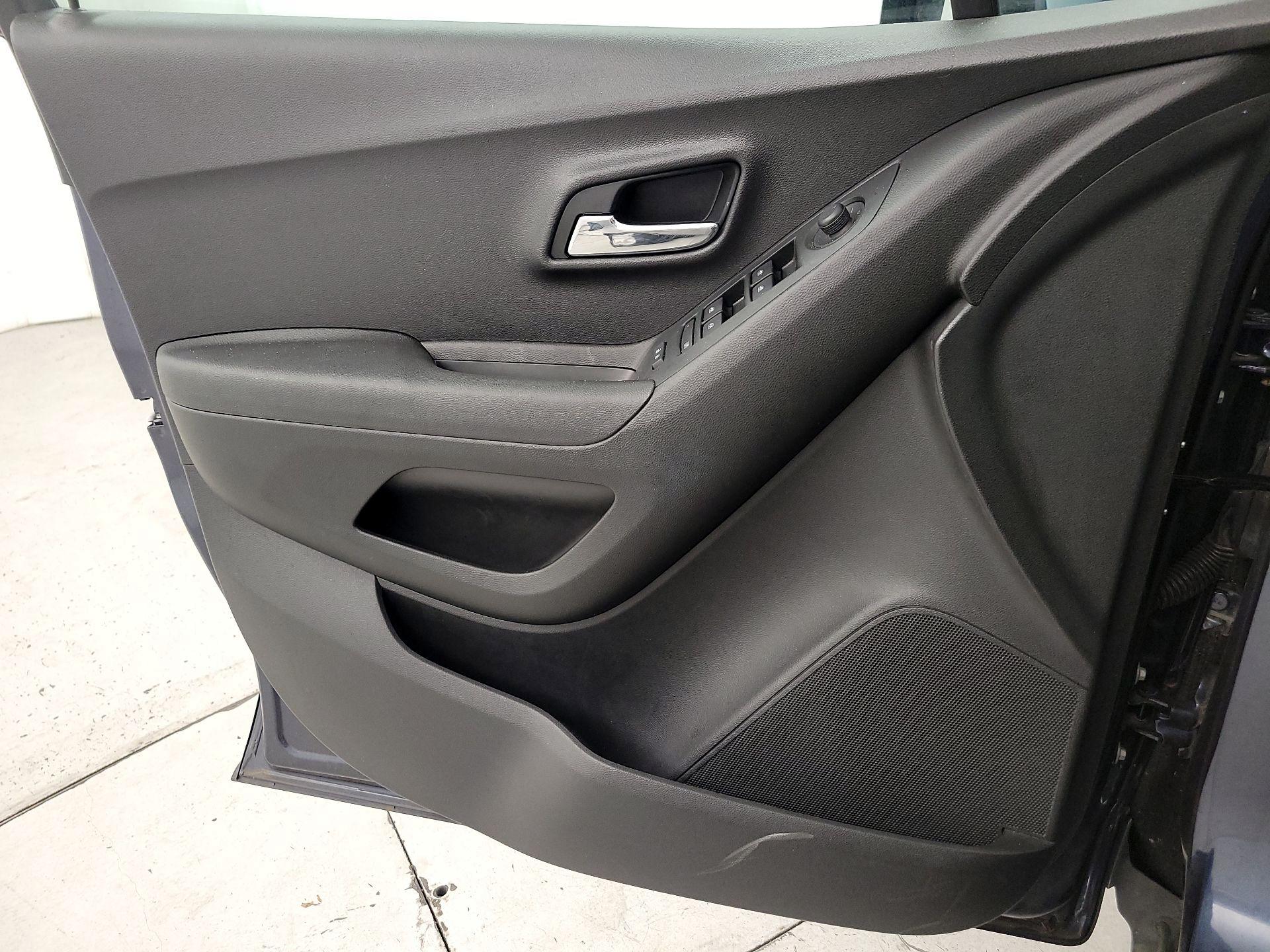 Thumbnail: 2019 Chevrolet Trax - 12