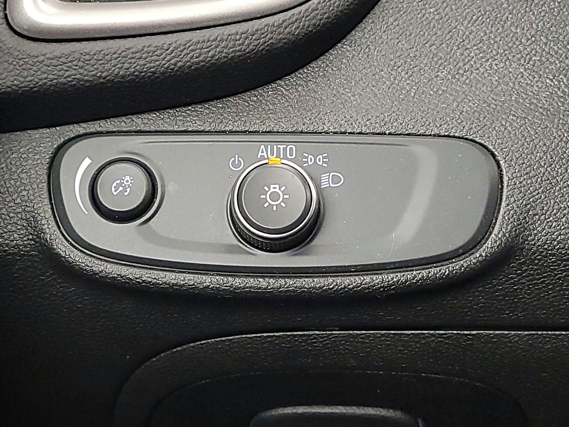 Thumbnail: 2019 Chevrolet Trax - 13