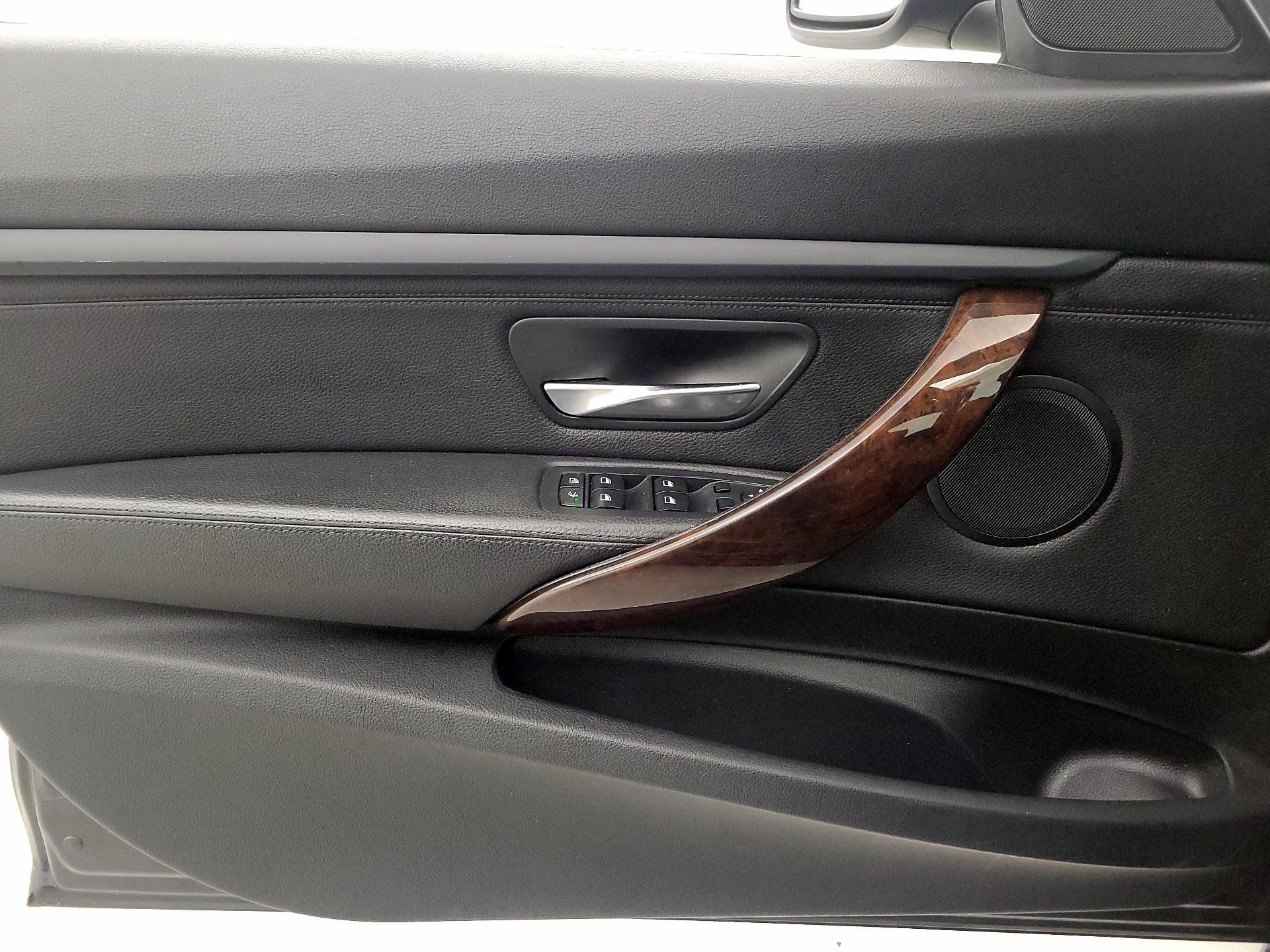 Thumbnail: 2015 BMW 3 Series - 12