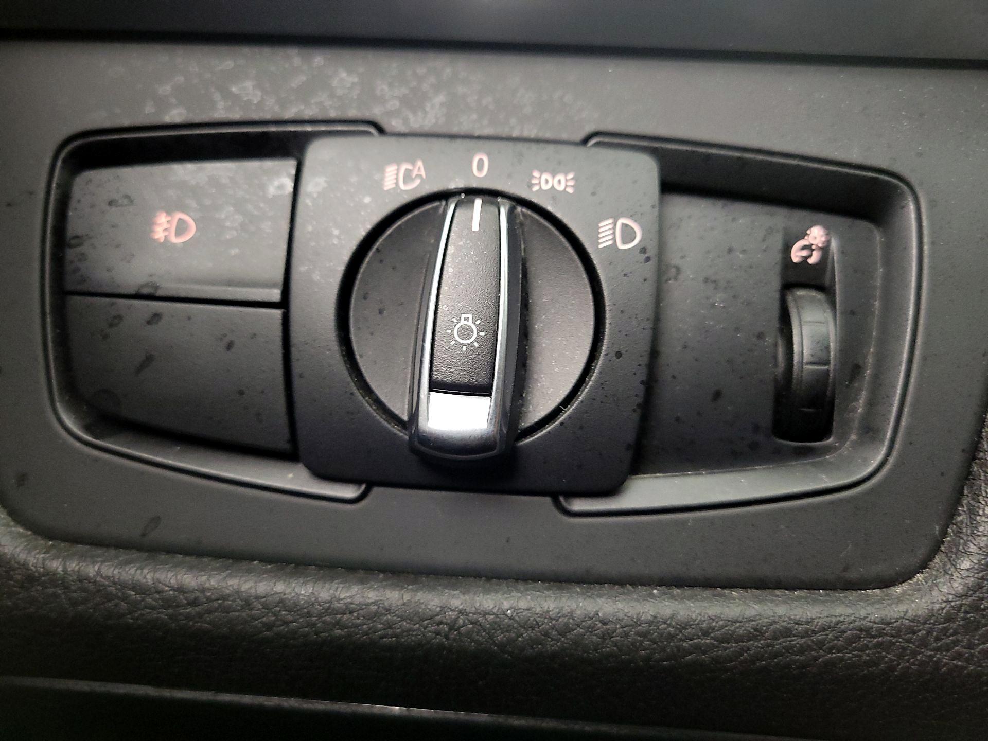 Thumbnail: 2015 BMW 3 Series - 13