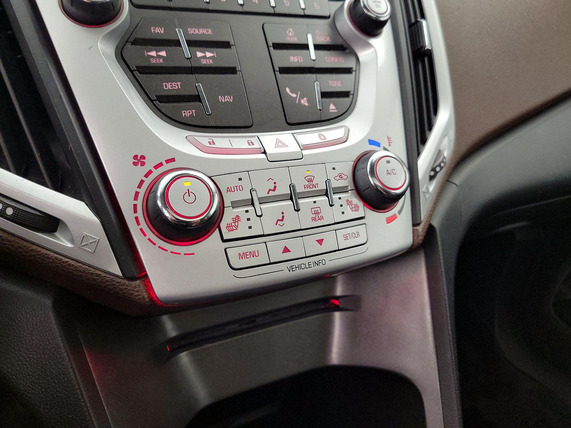 Thumbnail: 2015 GMC Terrain - 17