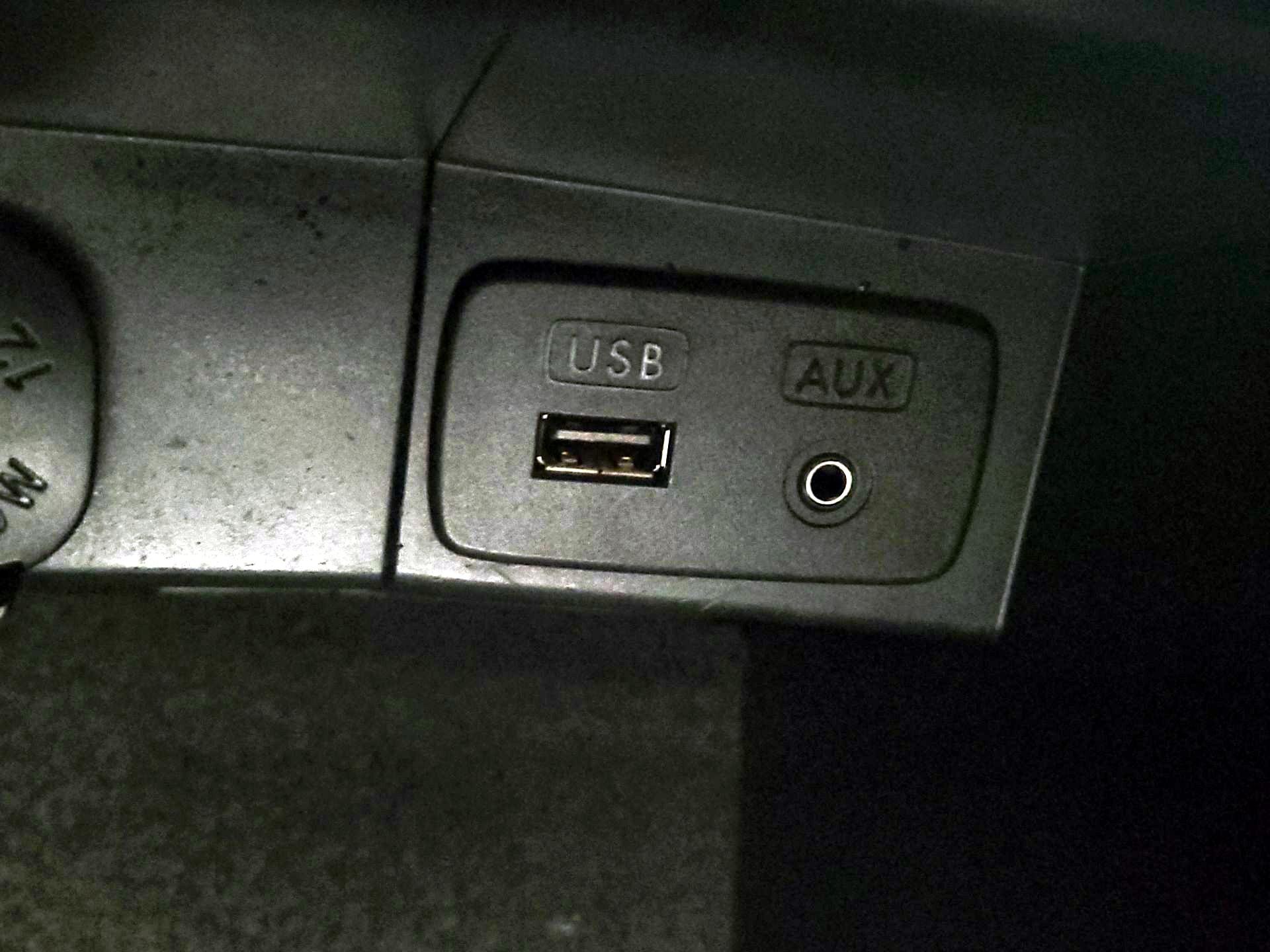 Thumbnail: 2015 Subaru Forester - 18