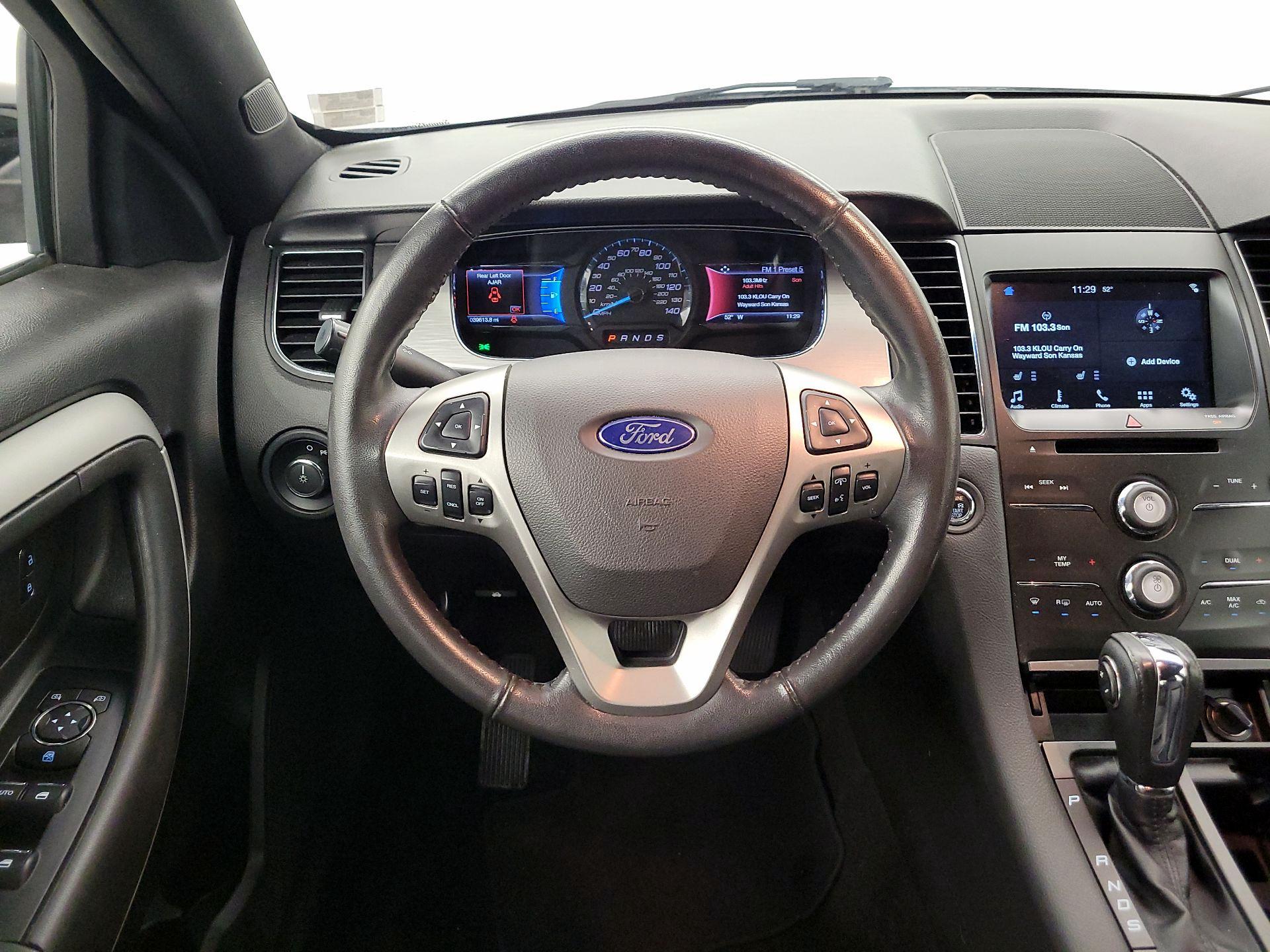 Thumbnail: 2016 Ford Taurus - 10