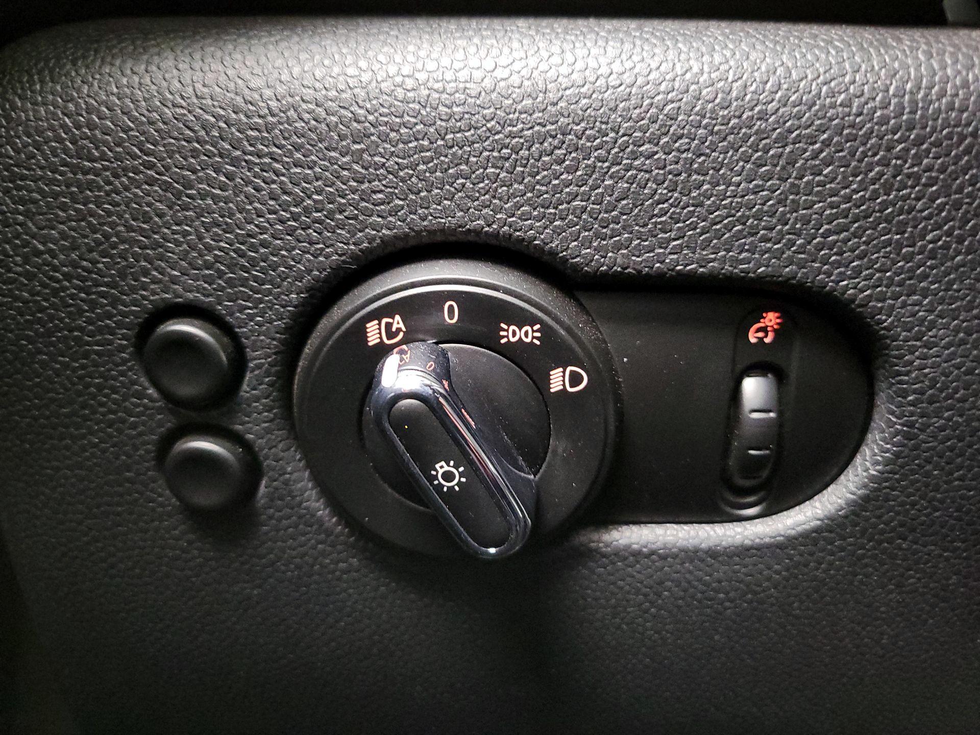 Thumbnail: 2019 MINI Cooper Hardtop - 13