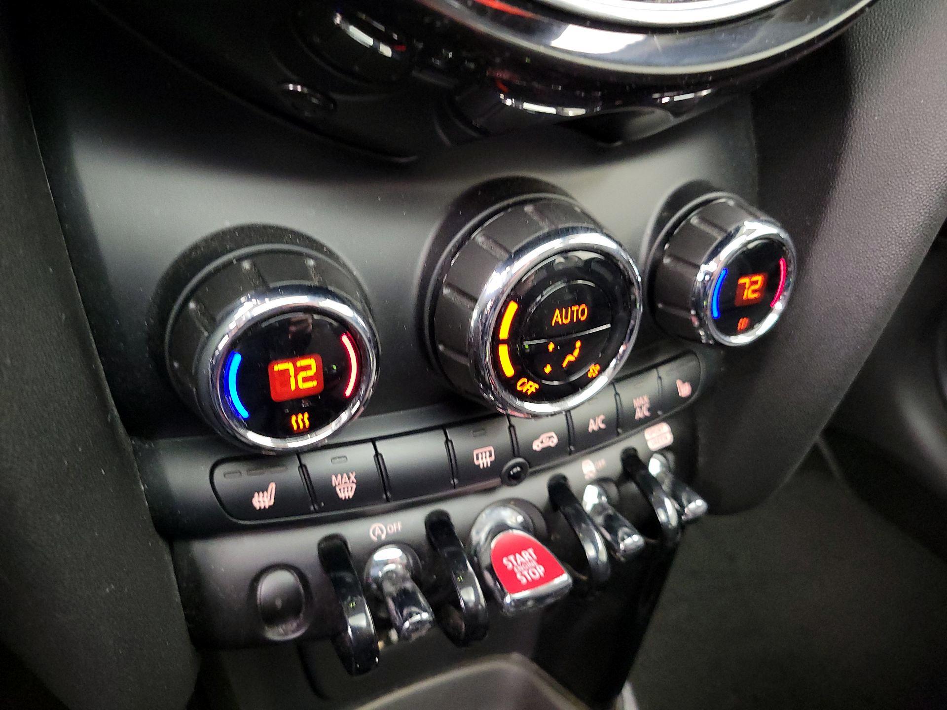 Thumbnail: 2019 MINI Cooper Hardtop - 16