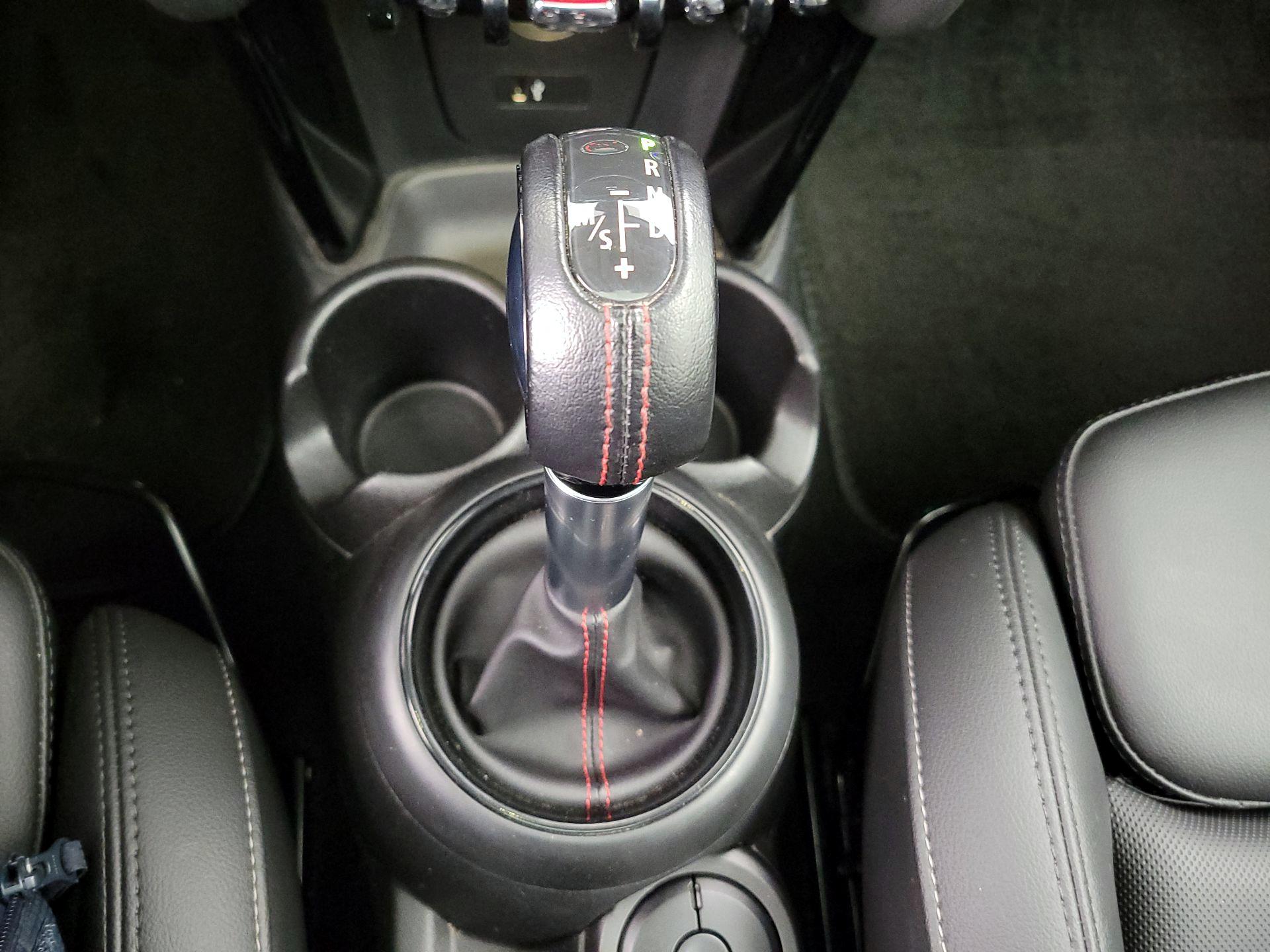 Thumbnail: 2019 MINI Cooper Hardtop - 17