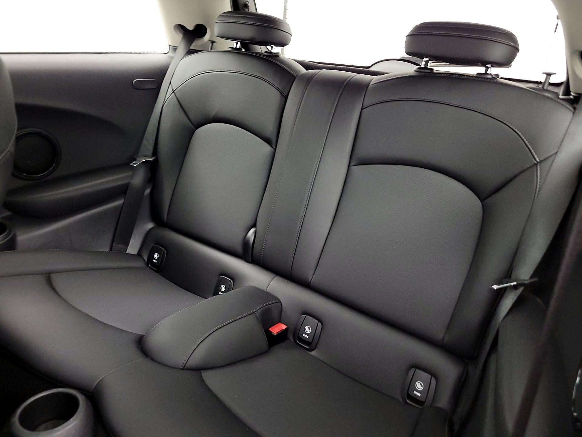 Thumbnail: 2019 MINI Cooper Hardtop - 20