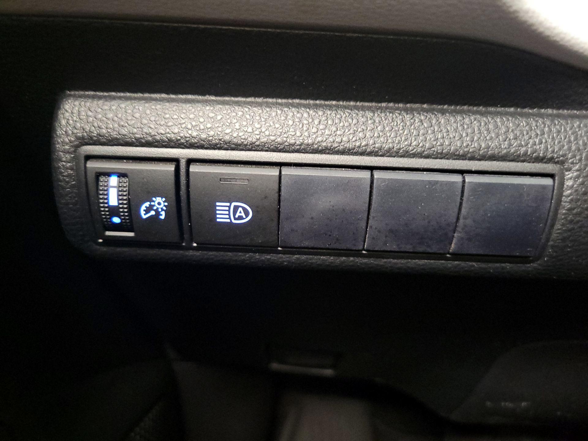 Thumbnail: 2020 Toyota Corolla - 13