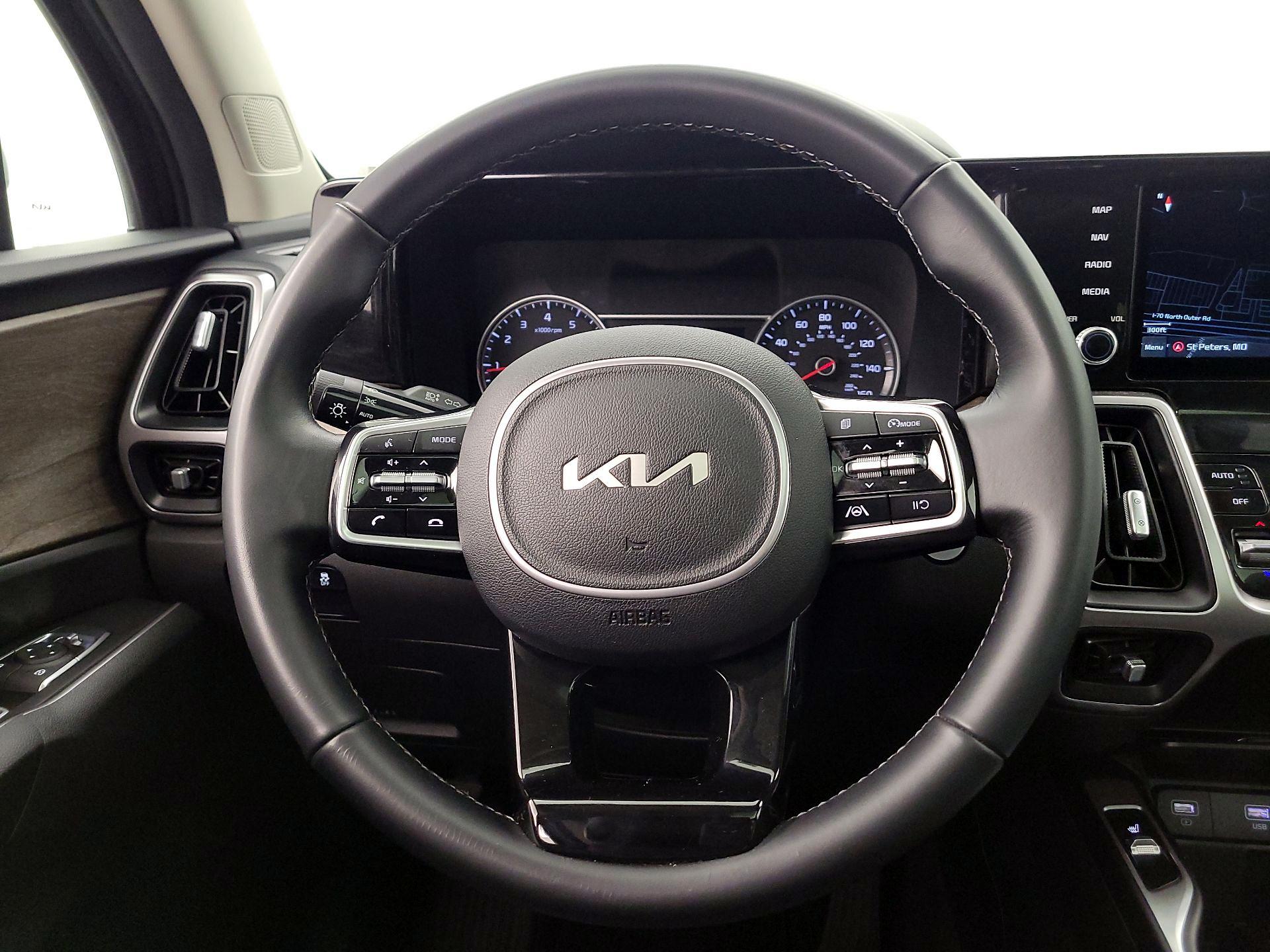 Thumbnail: 2022 Kia Sorento - 10