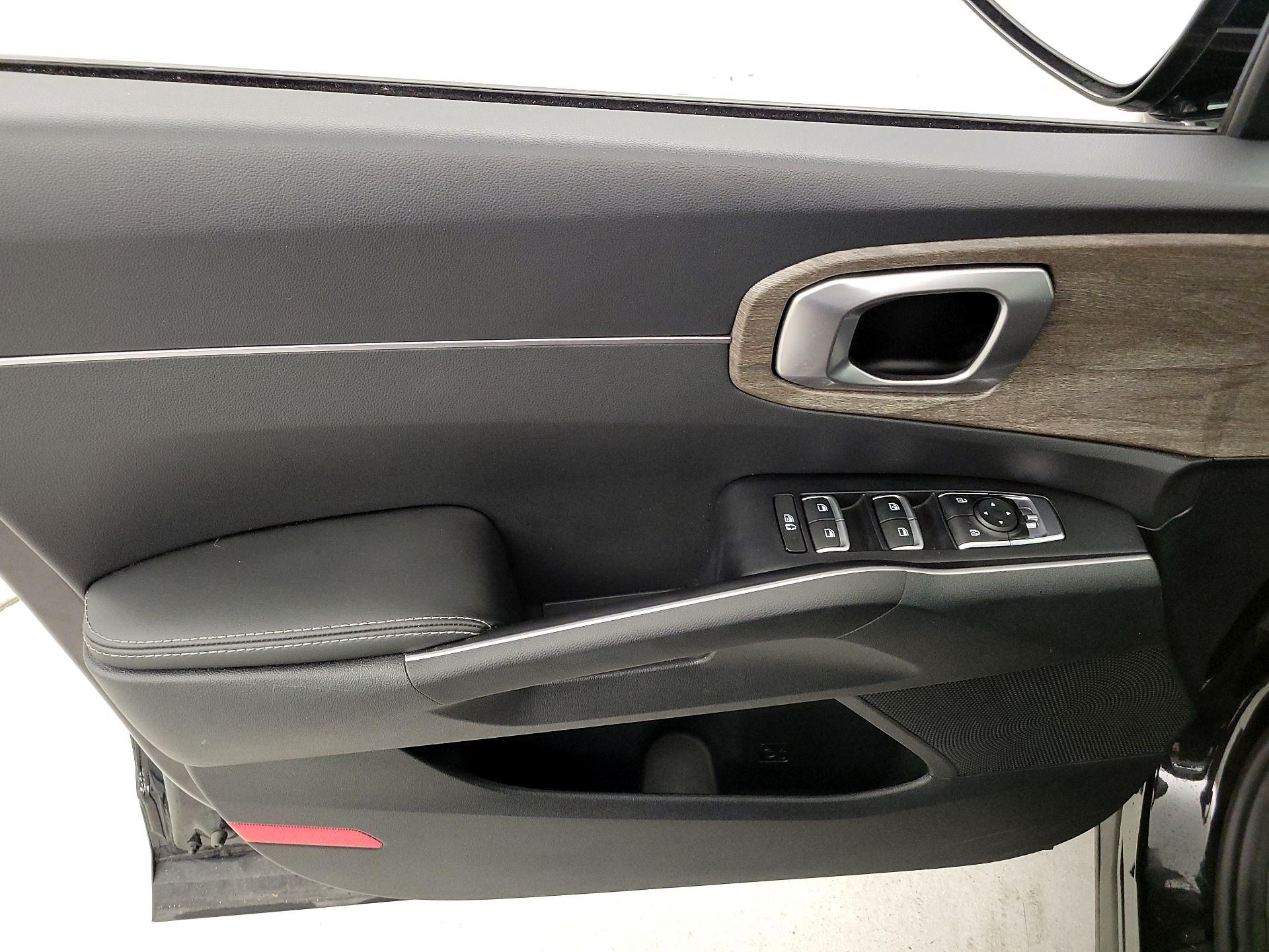 Thumbnail: 2022 Kia Sorento - 12