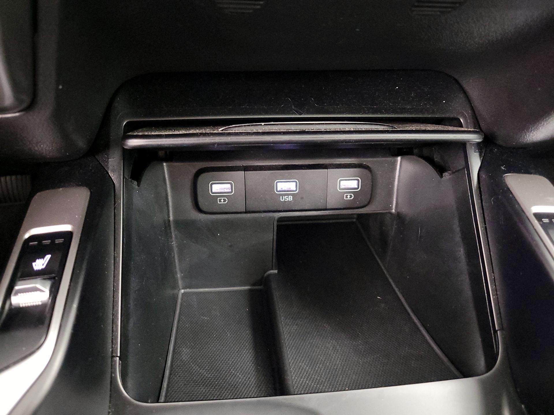 Thumbnail: 2022 Kia Sorento - 19