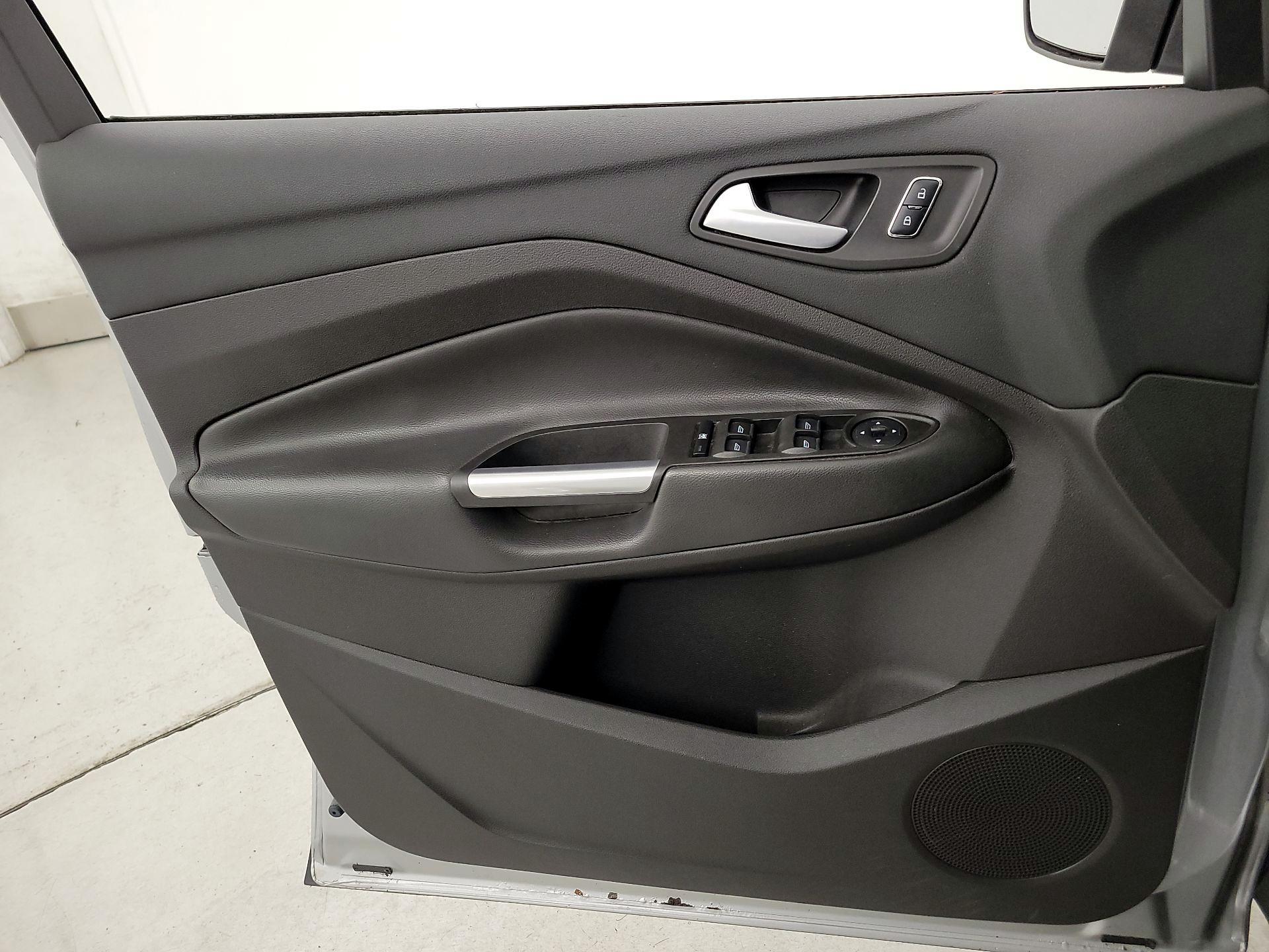 Thumbnail: 2016 Ford Escape - 12