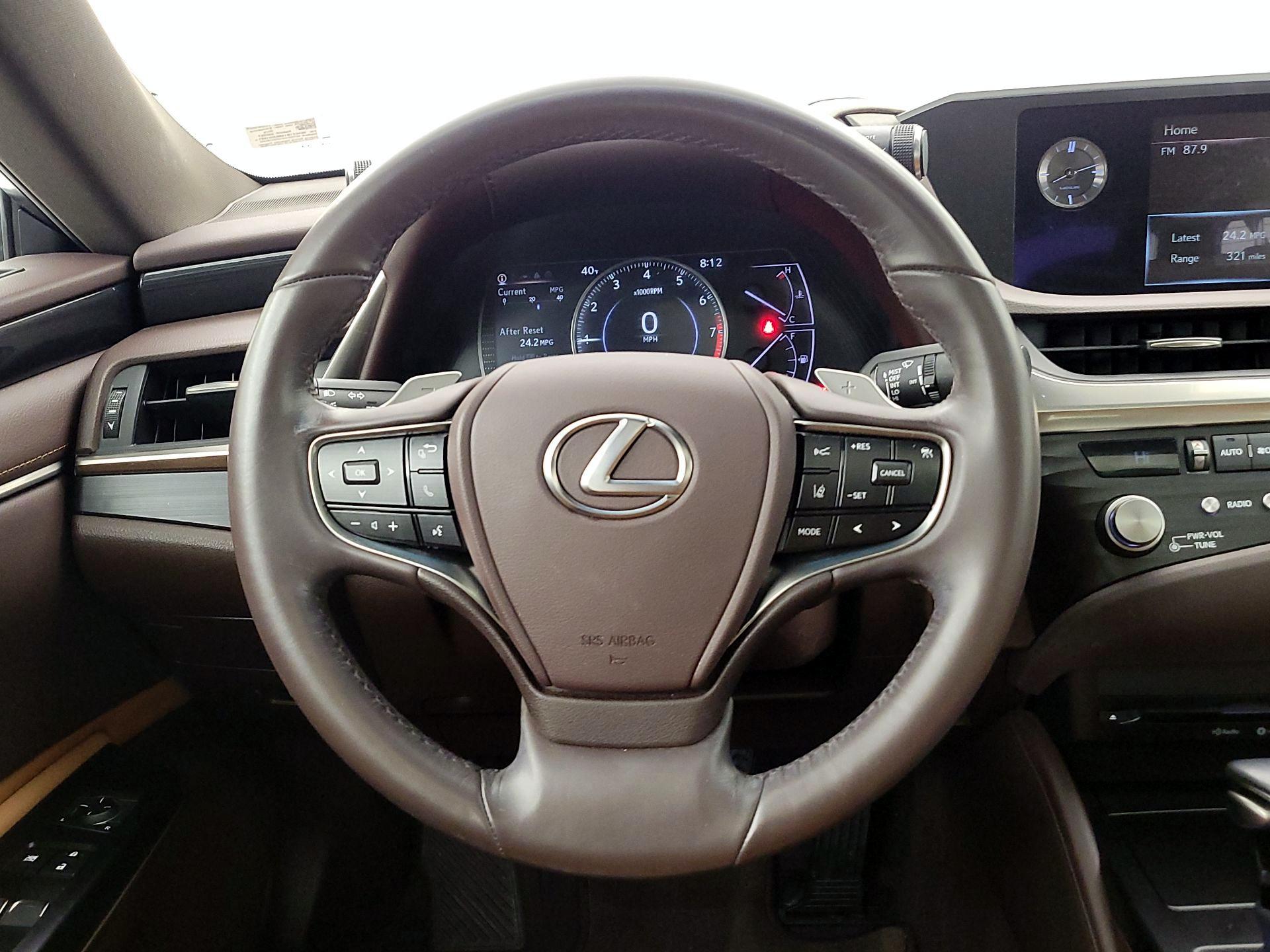 Thumbnail: 2021 Lexus ES - 10