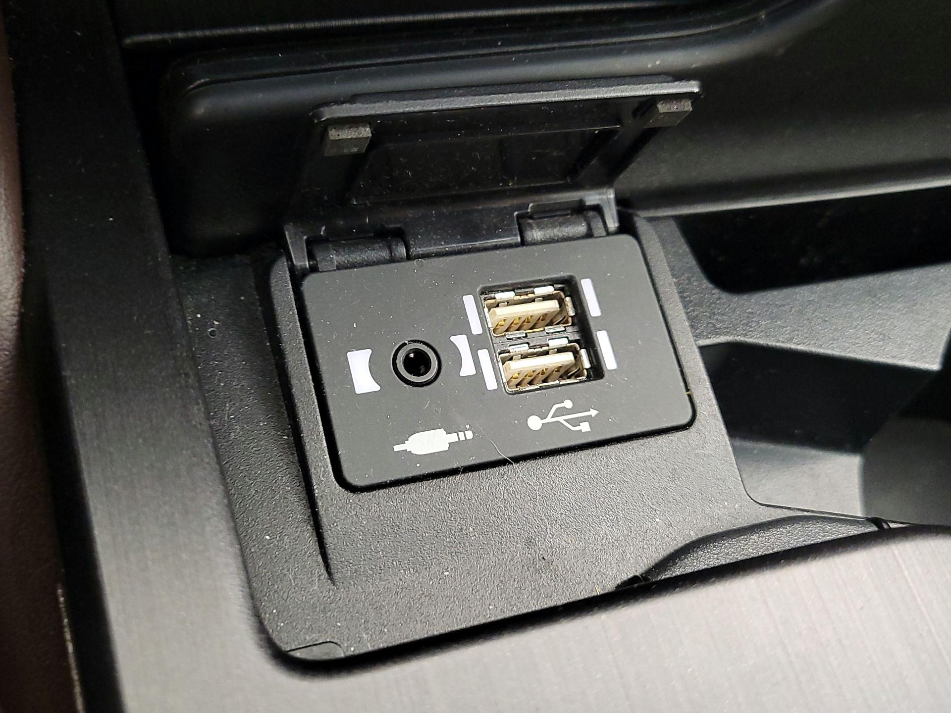 Thumbnail: 2021 Lexus ES - 18