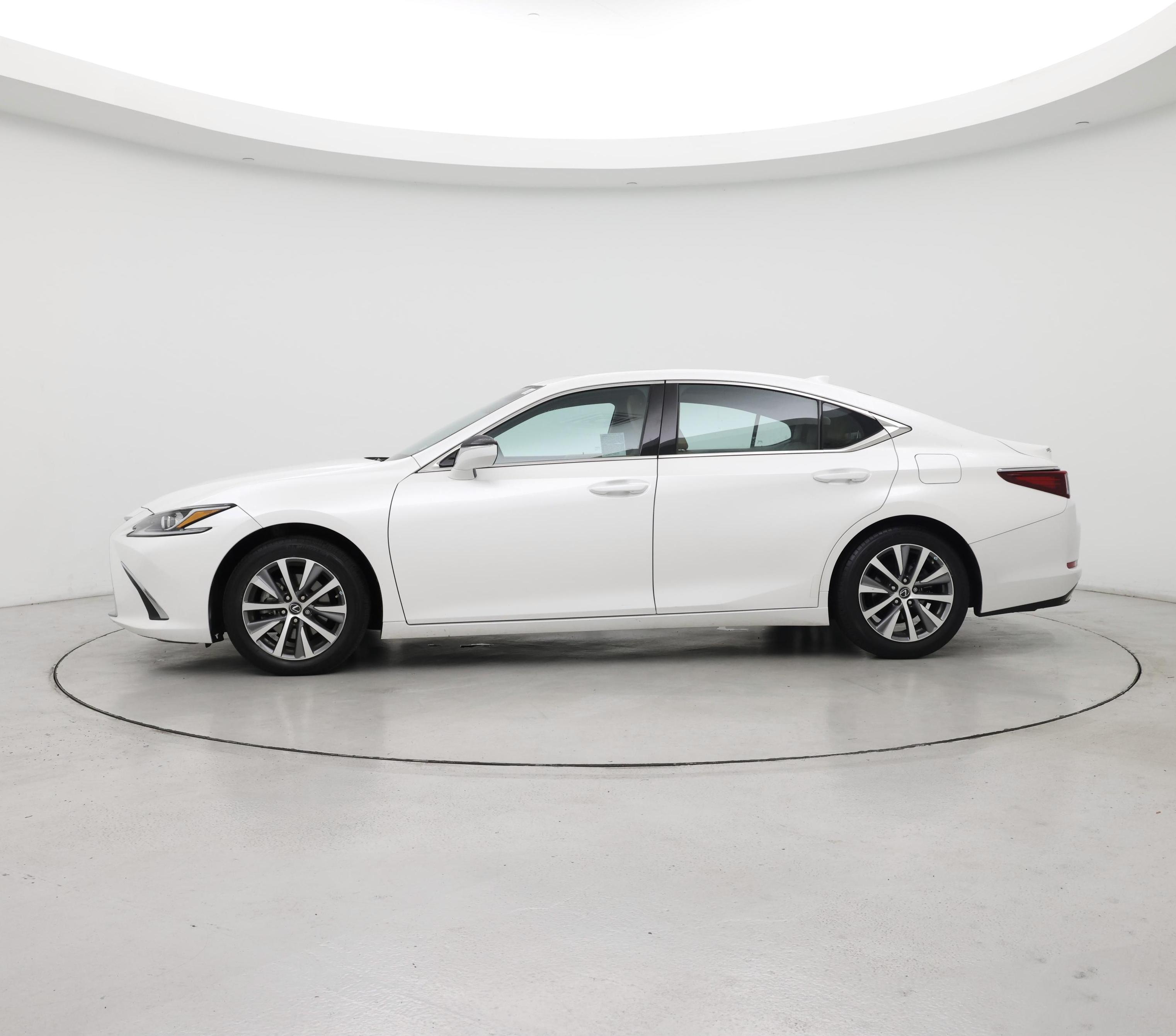 Thumbnail: 2021 Lexus ES - 3
