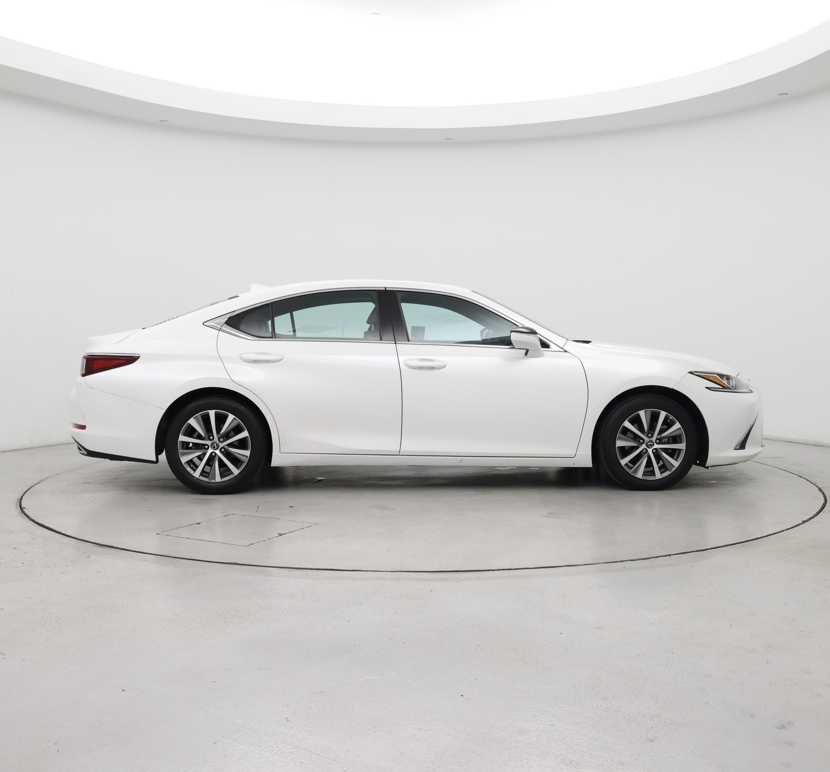 Thumbnail: 2021 Lexus ES - 7