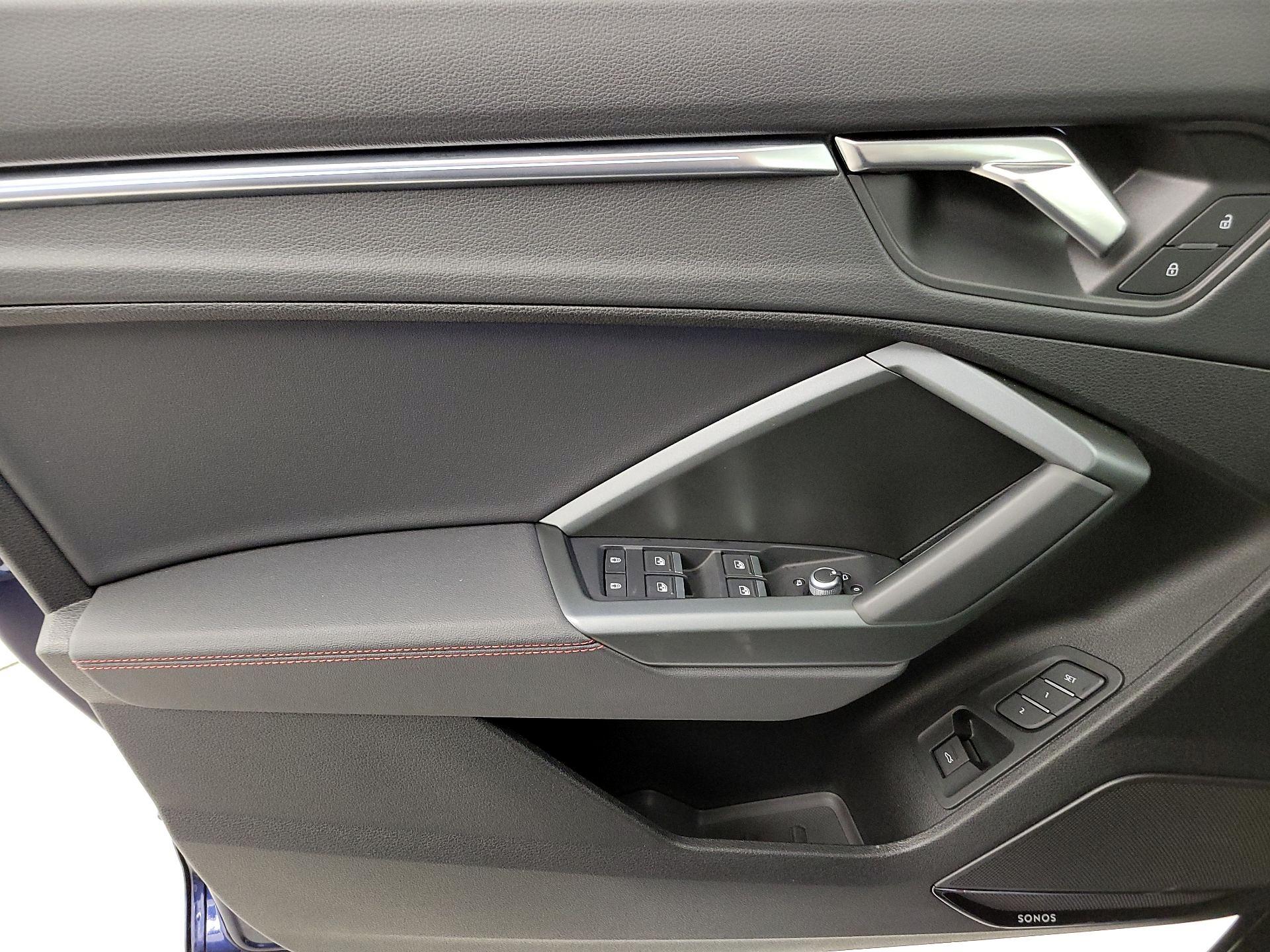 Thumbnail: 2025 Audi Q3 - 12