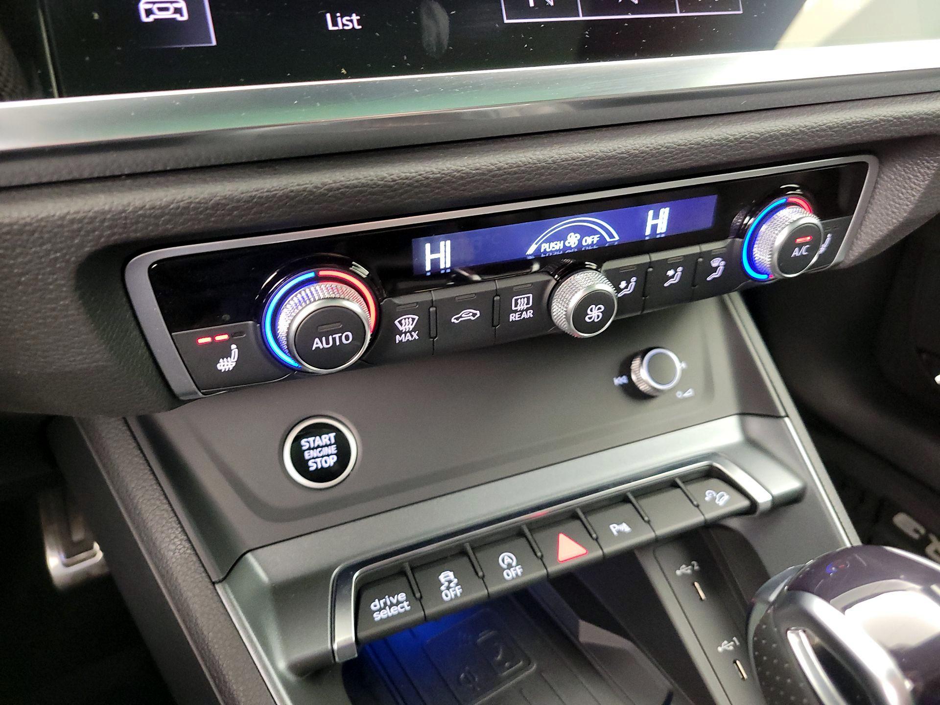 Thumbnail: 2025 Audi Q3 - 16