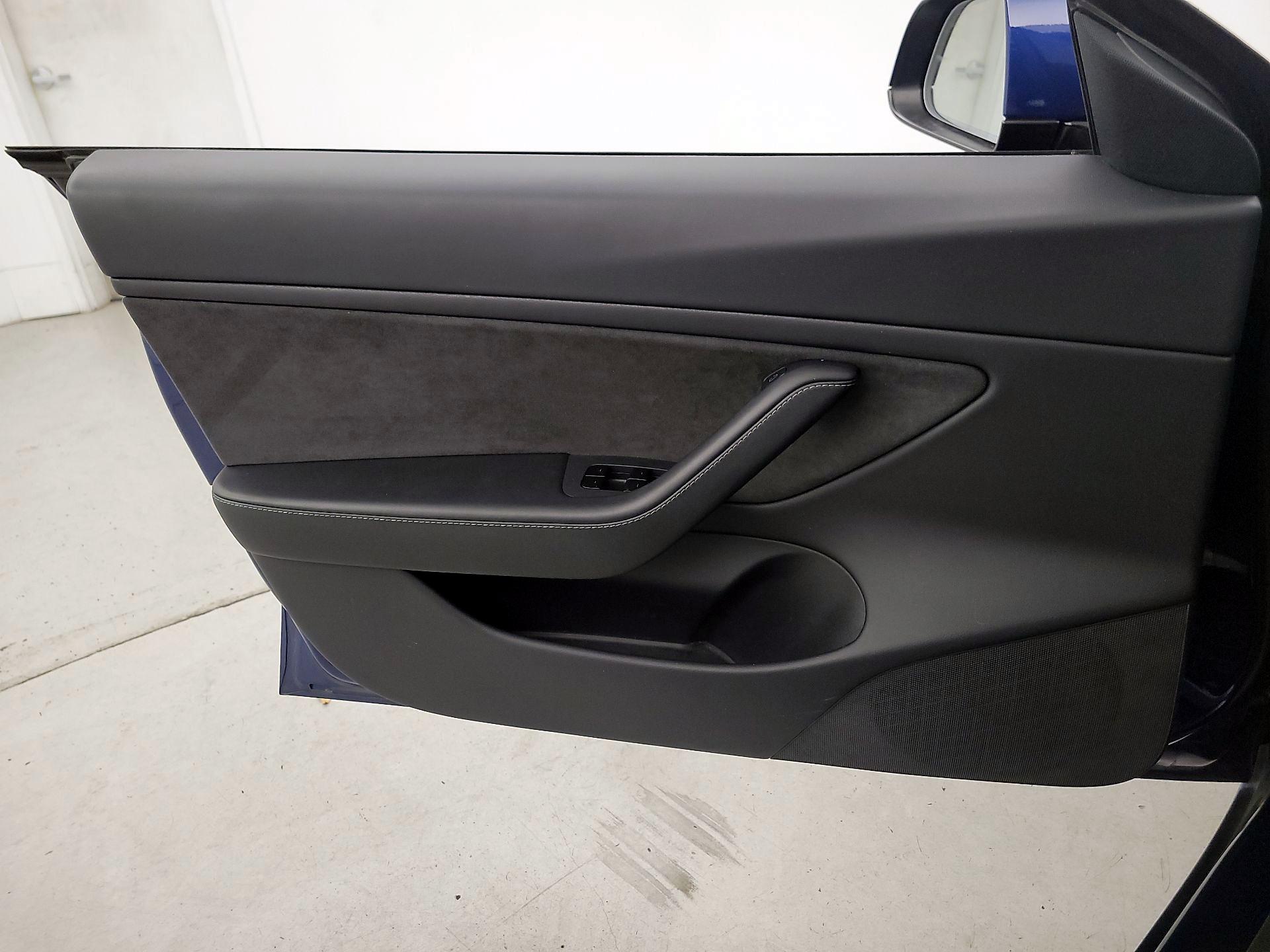 Thumbnail: 2021 Tesla Model 3 - 12