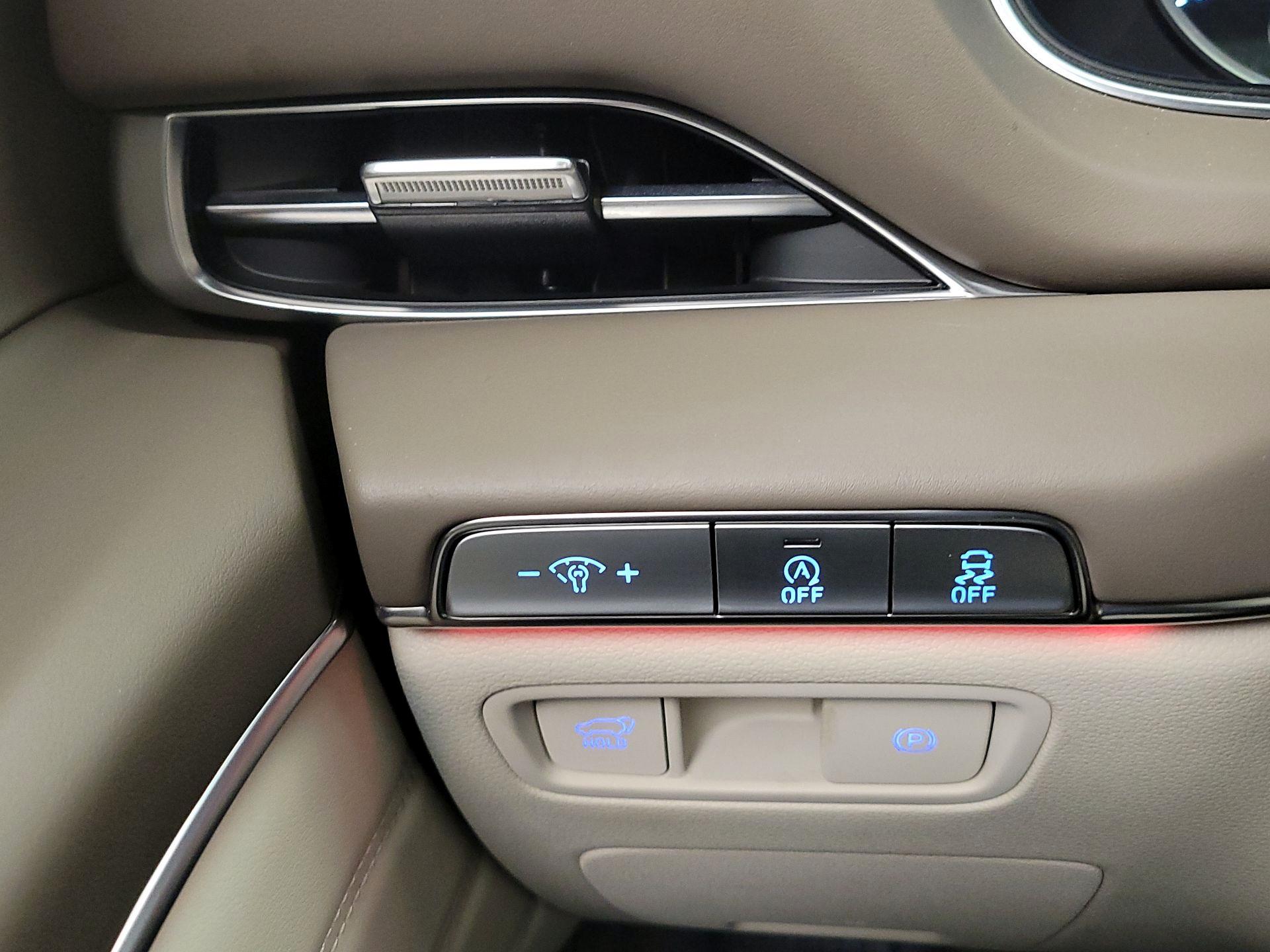 Thumbnail: 2023 Genesis GV80 - 13