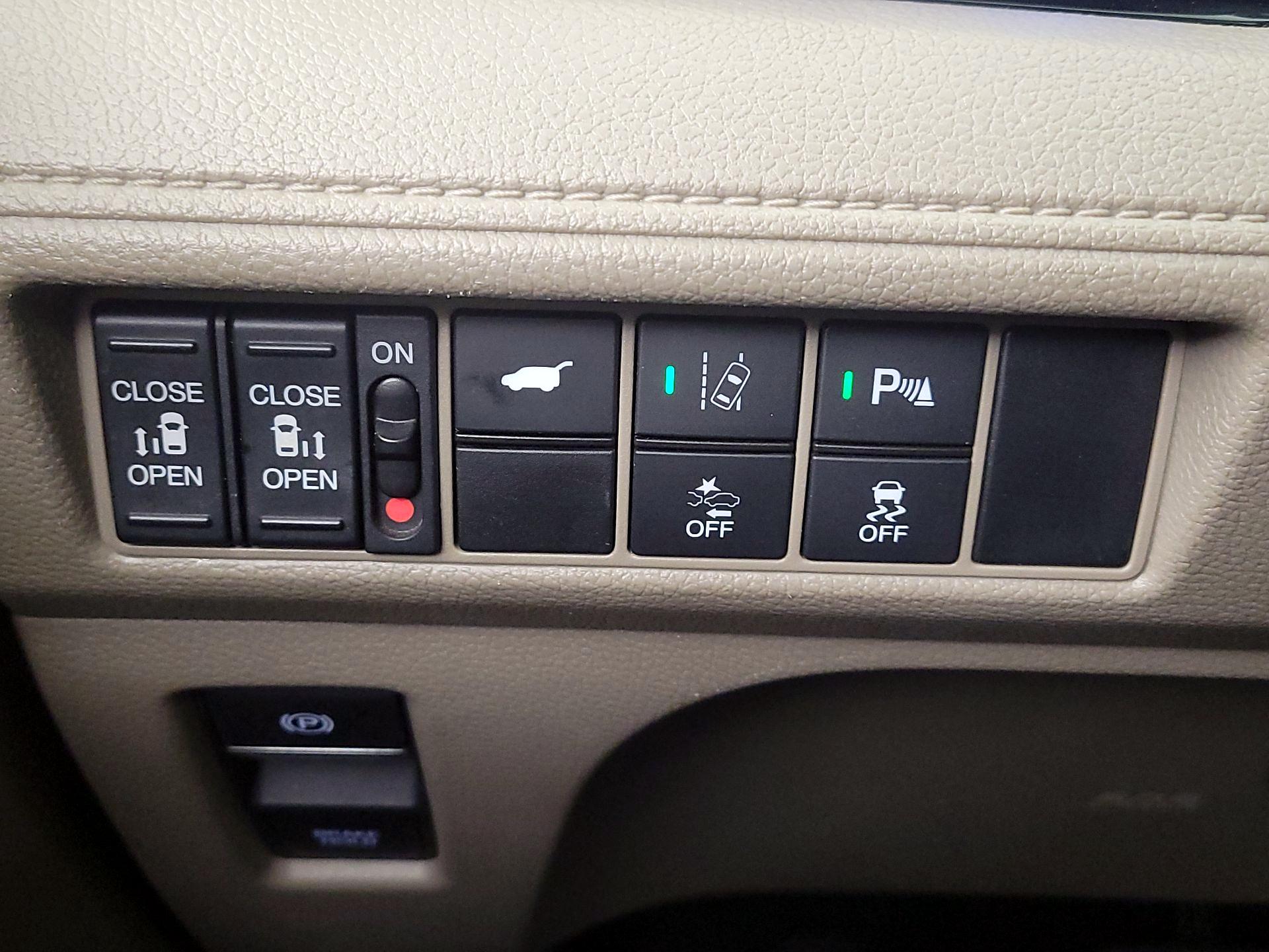 Thumbnail: 2019 Honda Odyssey - 13